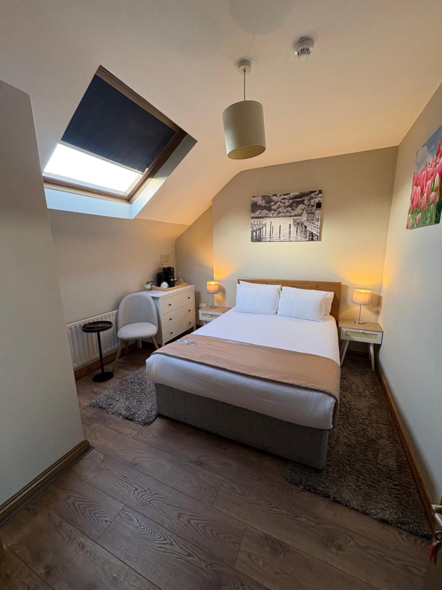 Double Room Private Bathroom
