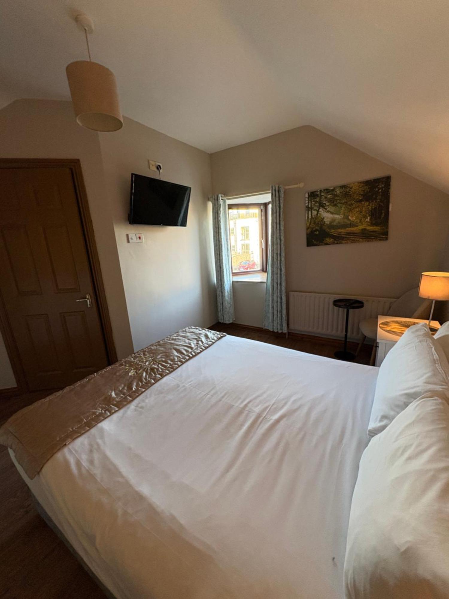 Double Room Private Bathroom