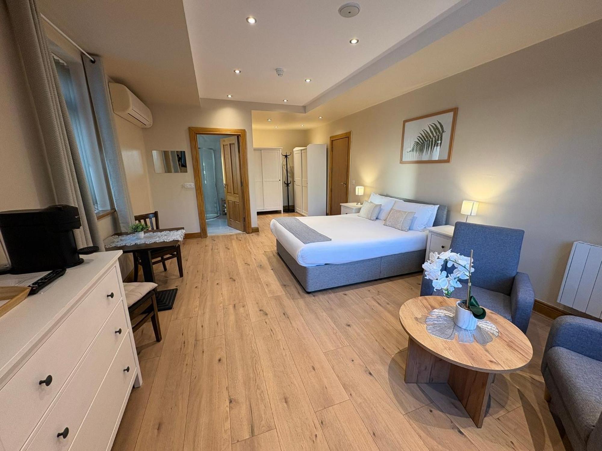 Superior King Room