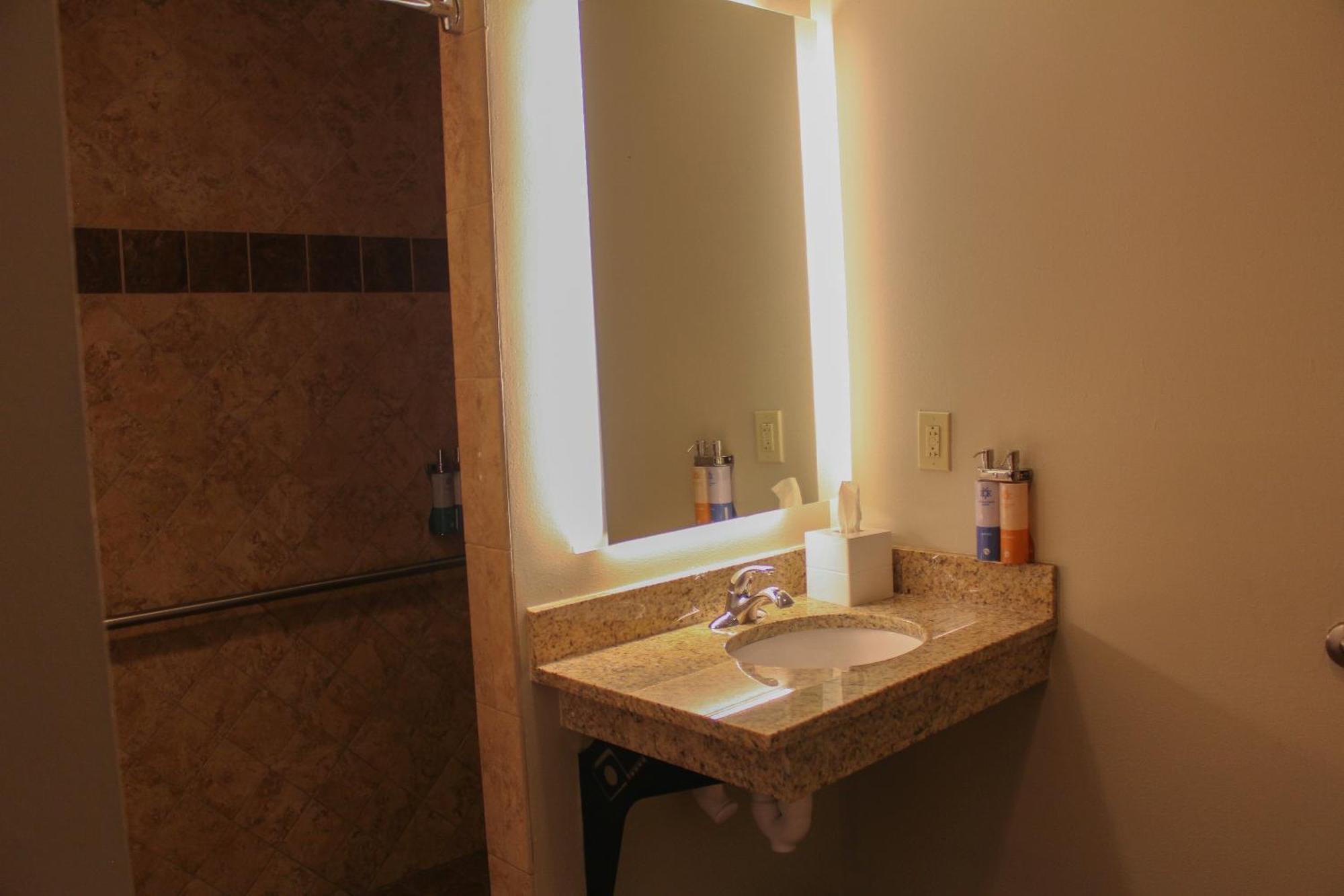 Double Queen Accessible