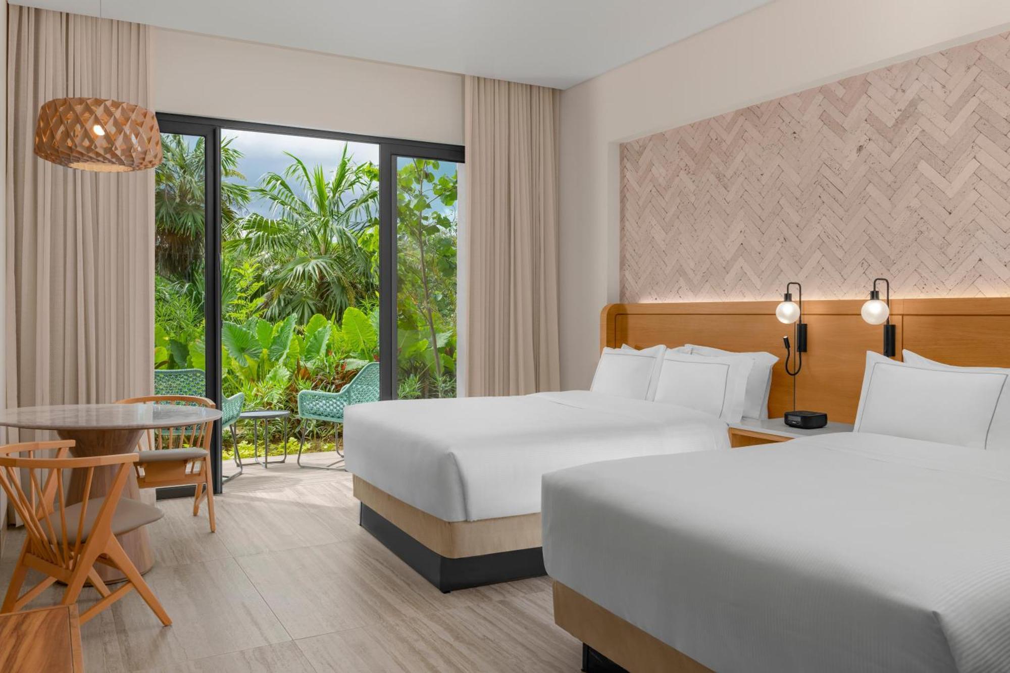 Queen Room Resort View