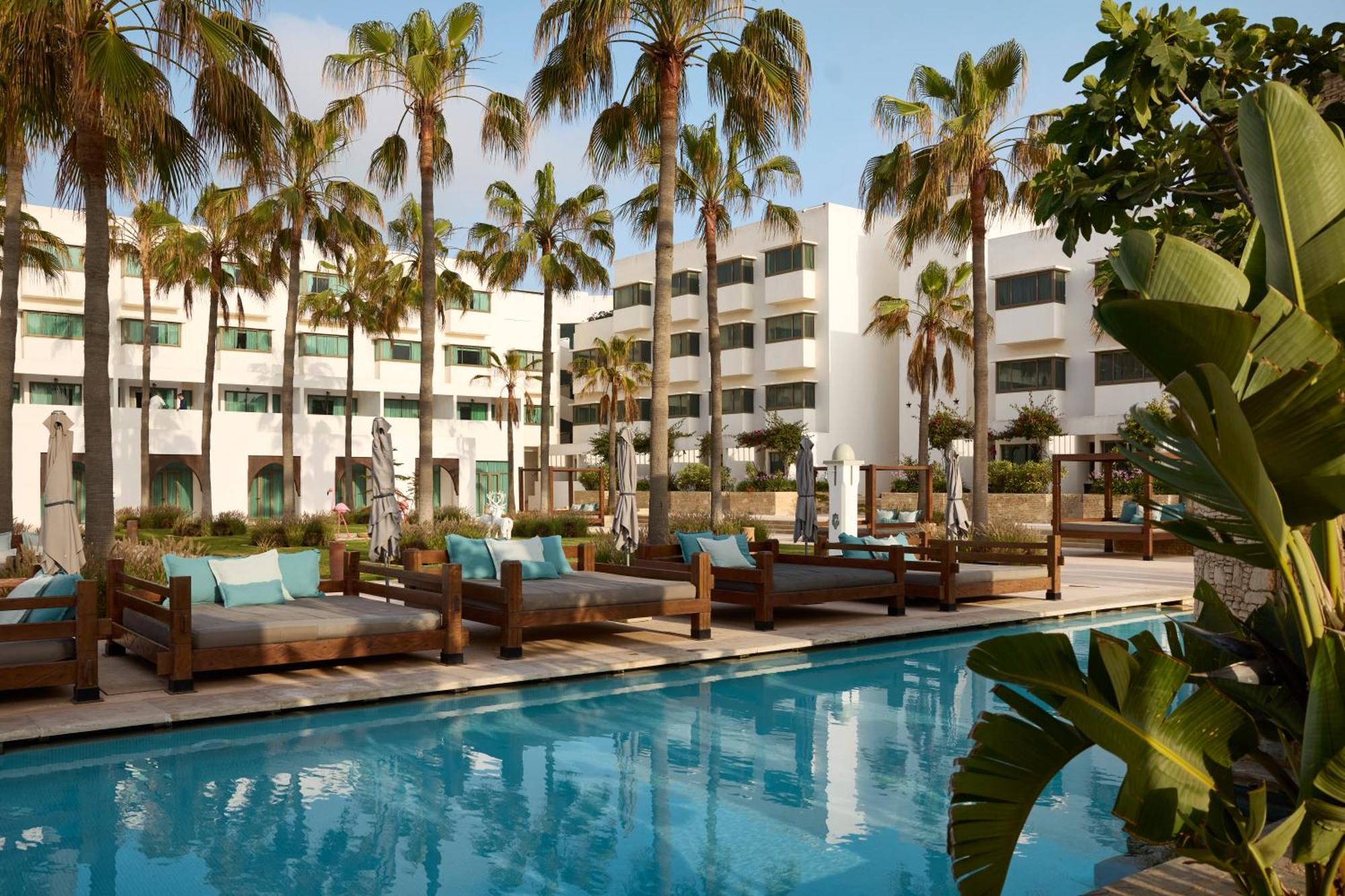 Deluxe Twin Rooom Pool View