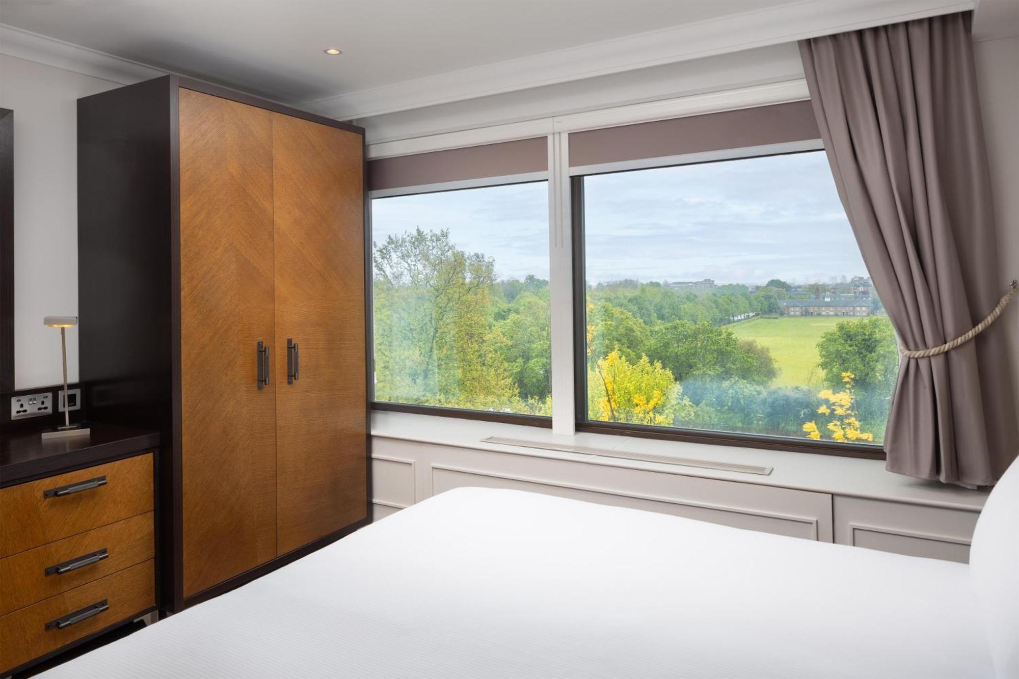 Deluxe King Roomwith View High Floor