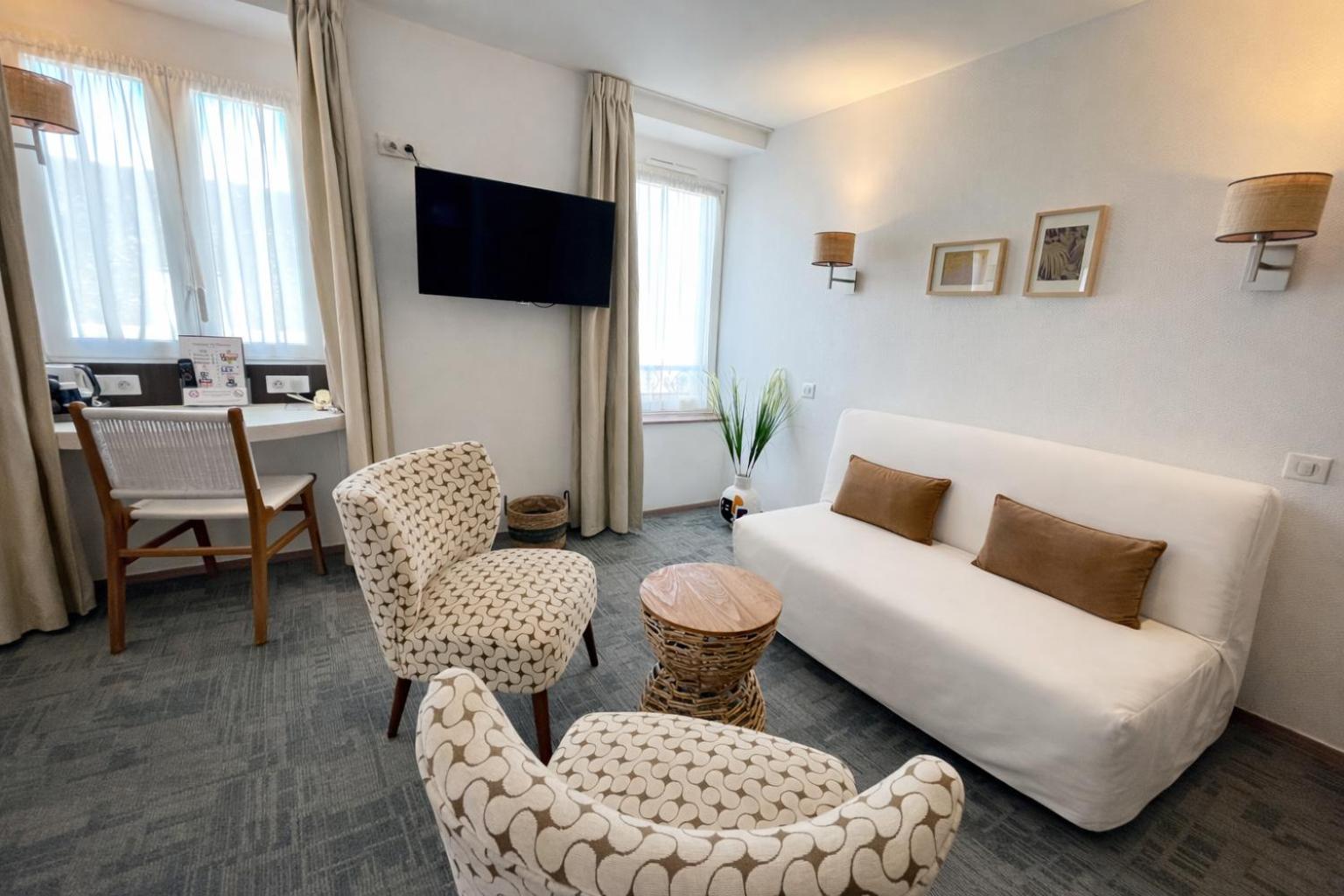 Deluxe Family Room