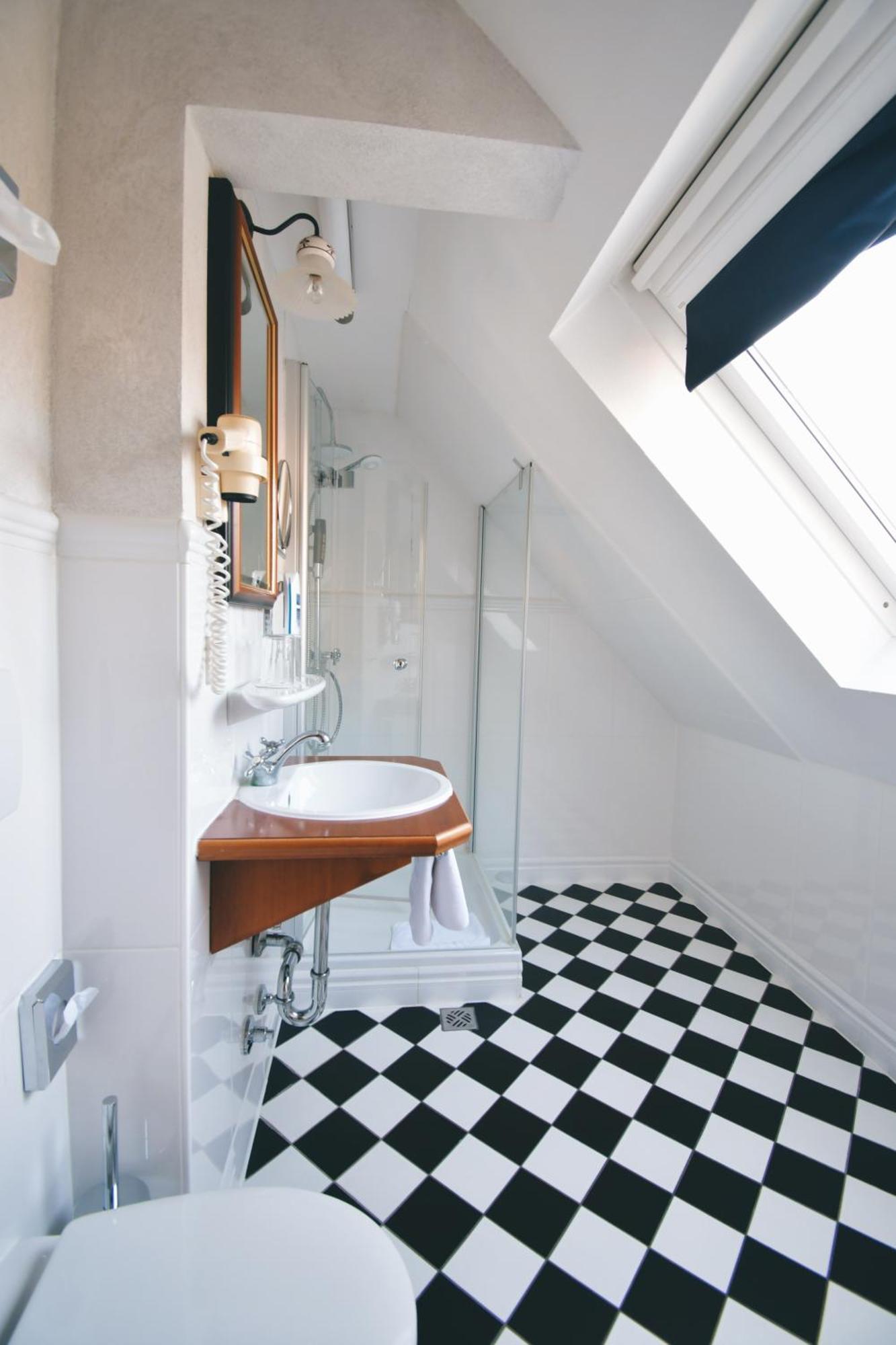 Large Single Room