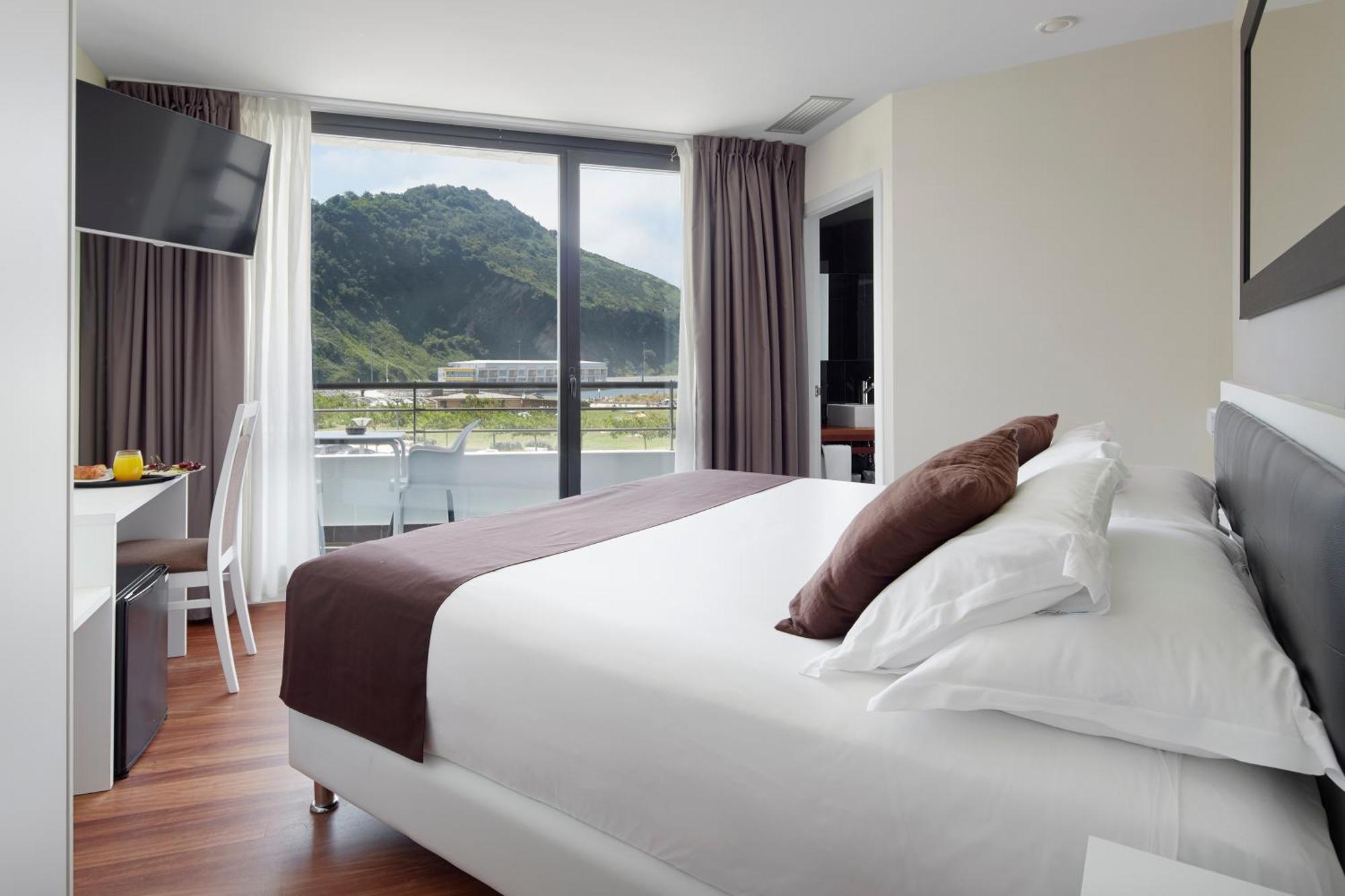 Superior Queen Room Spa Access
