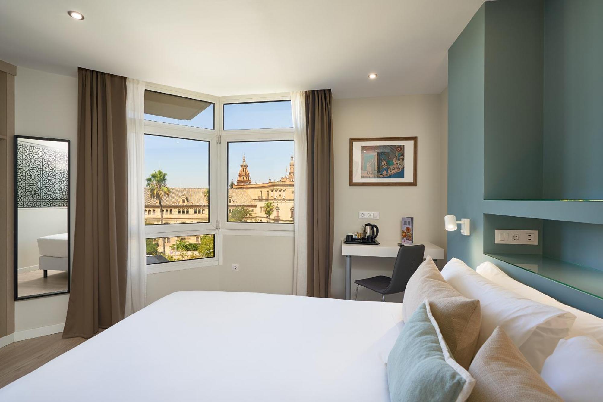 Superior Room view to monument