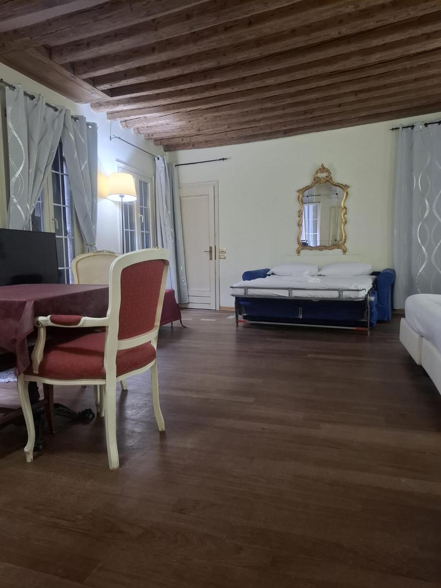 Studio Apartment
