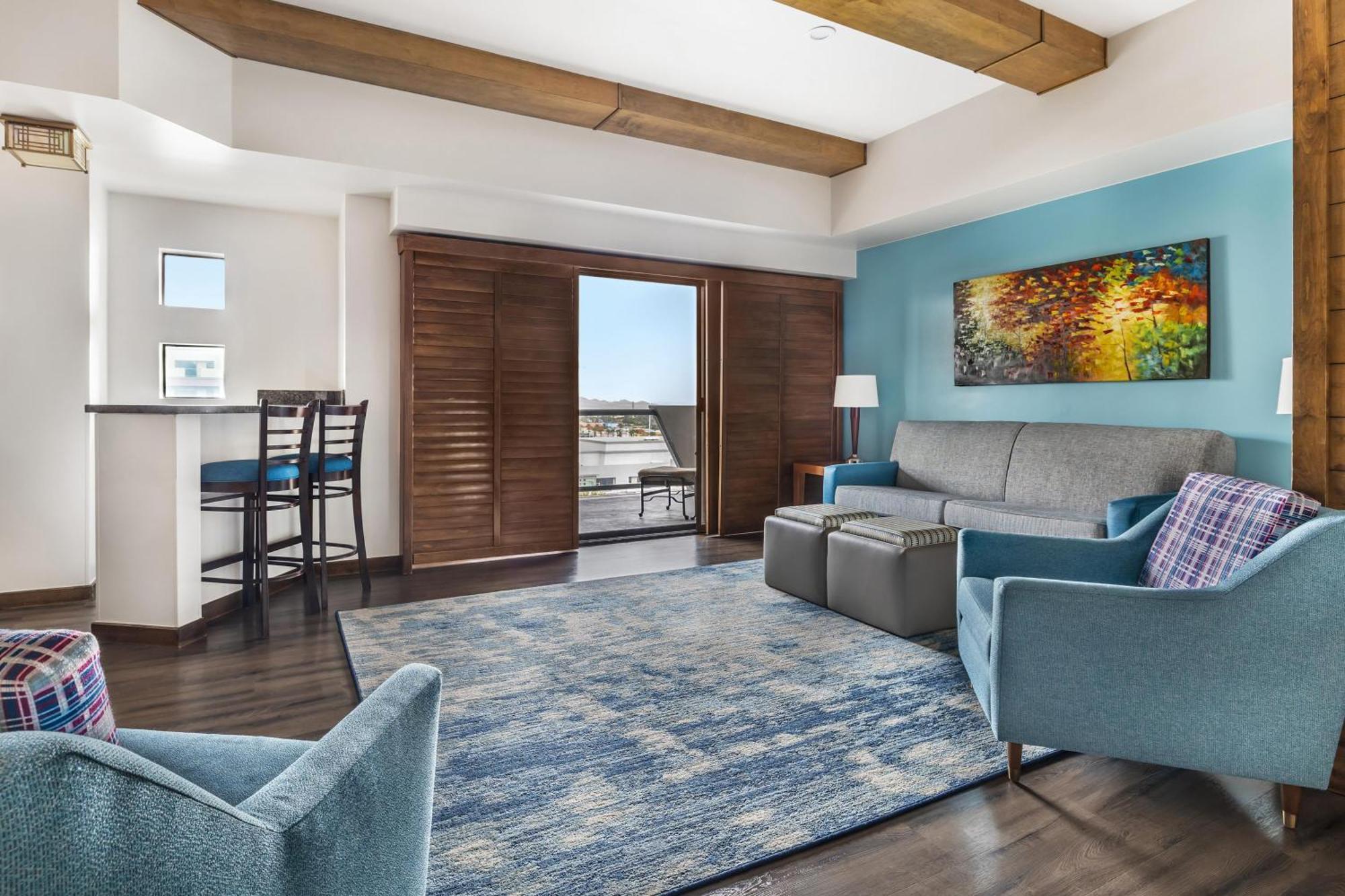 2 BEDROOM 2 KINGS POOL VIEW DELUXE SUITE