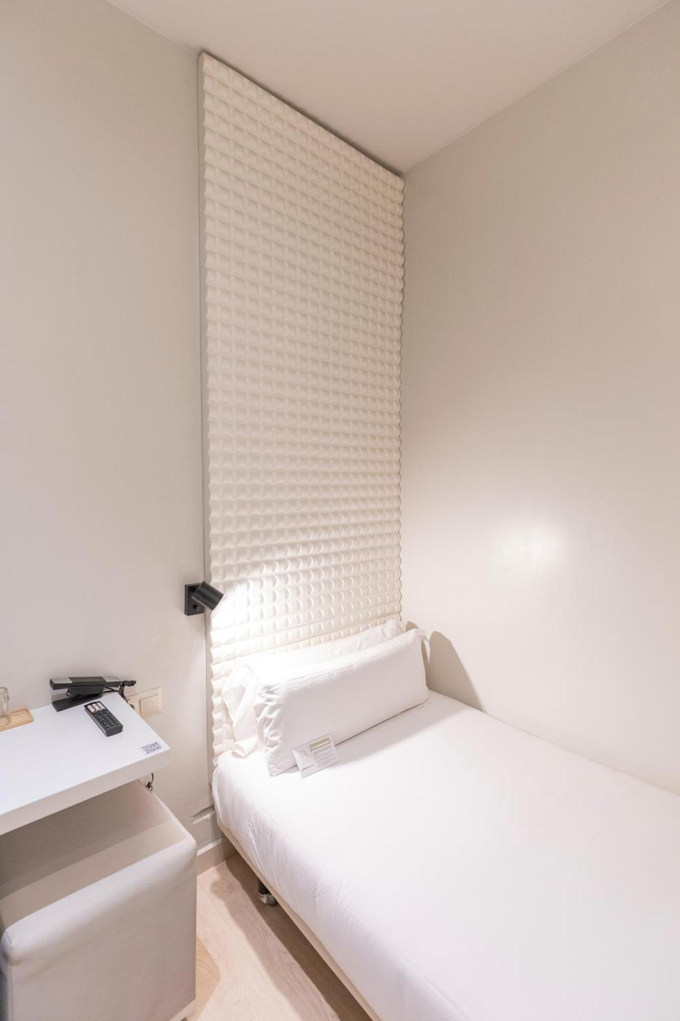 Single Room,1758298959:JPEG