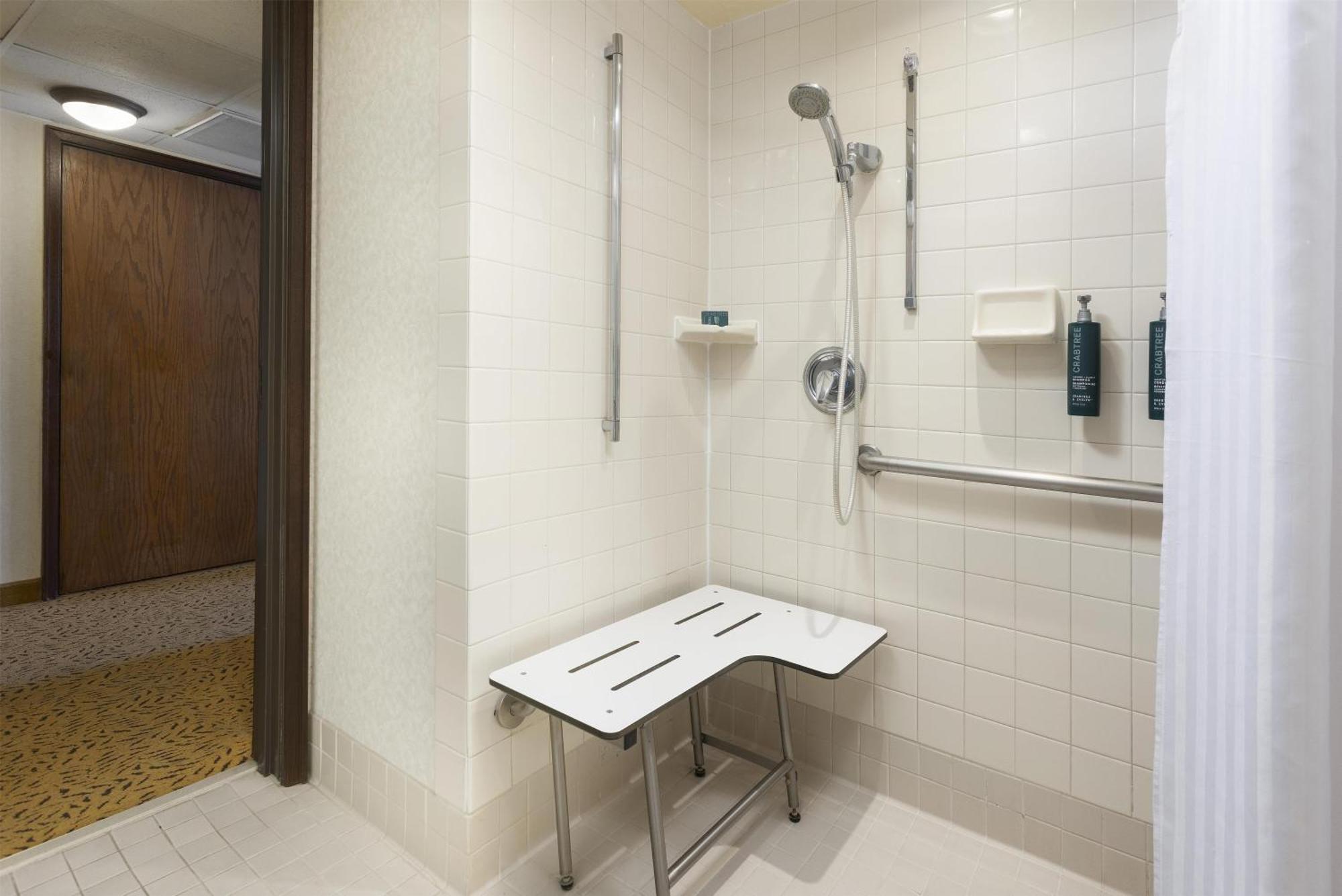Queen Room Two Queen Beds Disability Access or Roll Shower,1758306478:JPEG