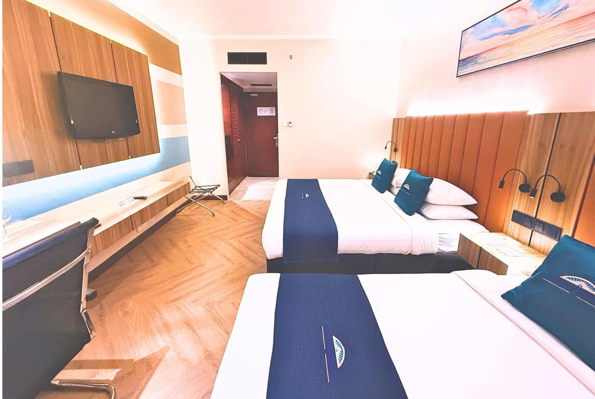 Superior King Room One Single Bed Non-Smoking