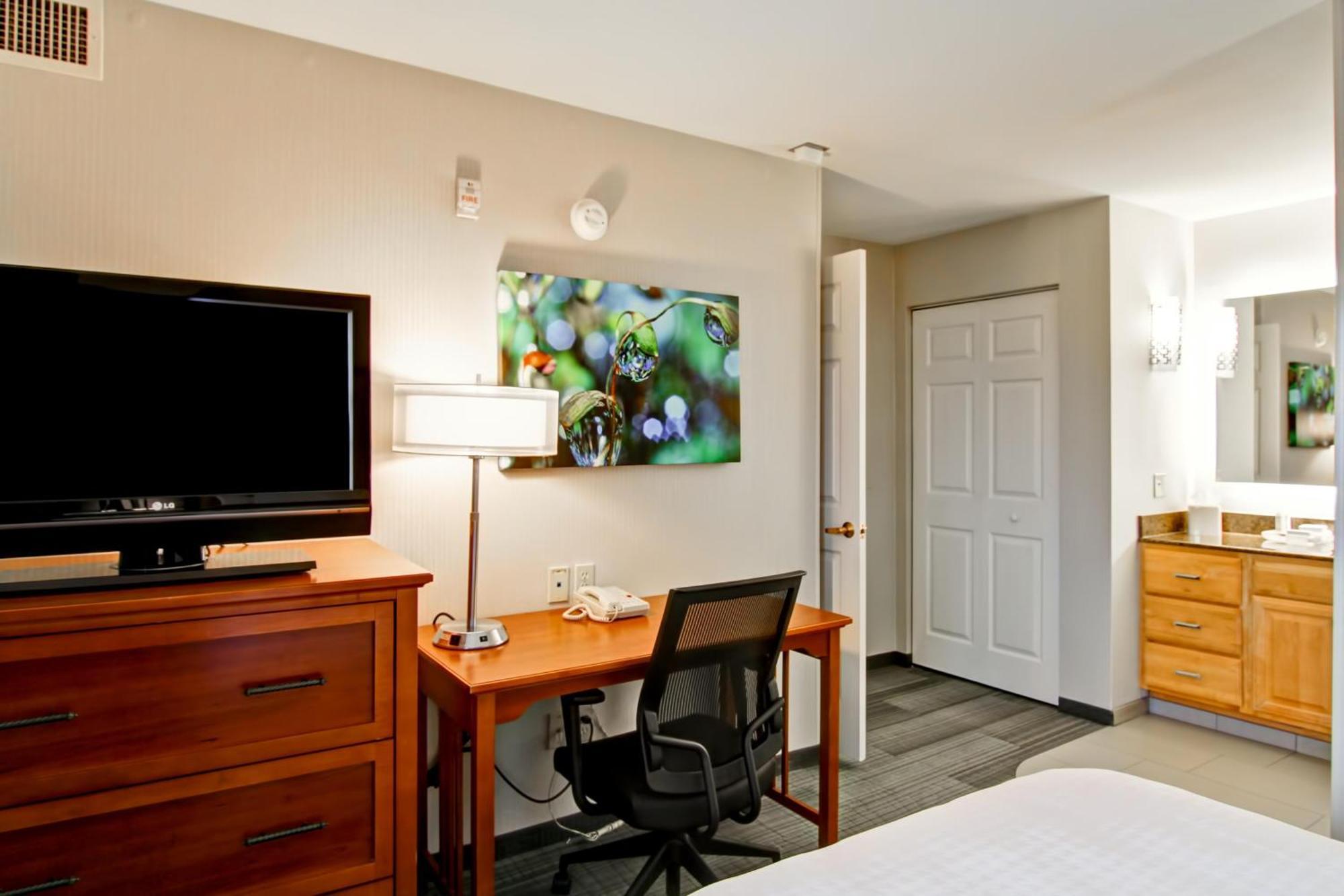 Two Bedroom Double Queen Suite with Sofa Bed - Non-Smoking