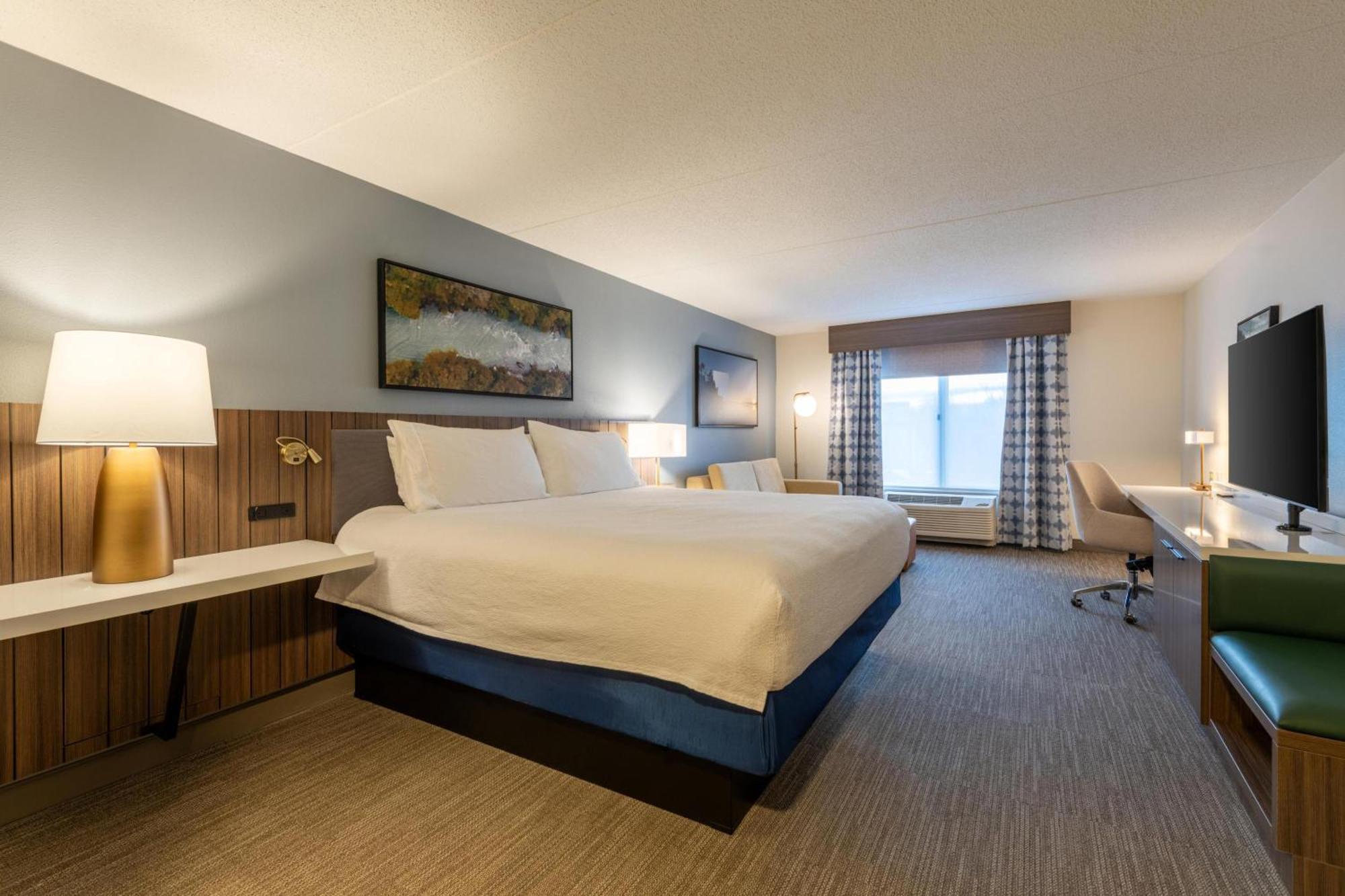 King Suite Balcony River View