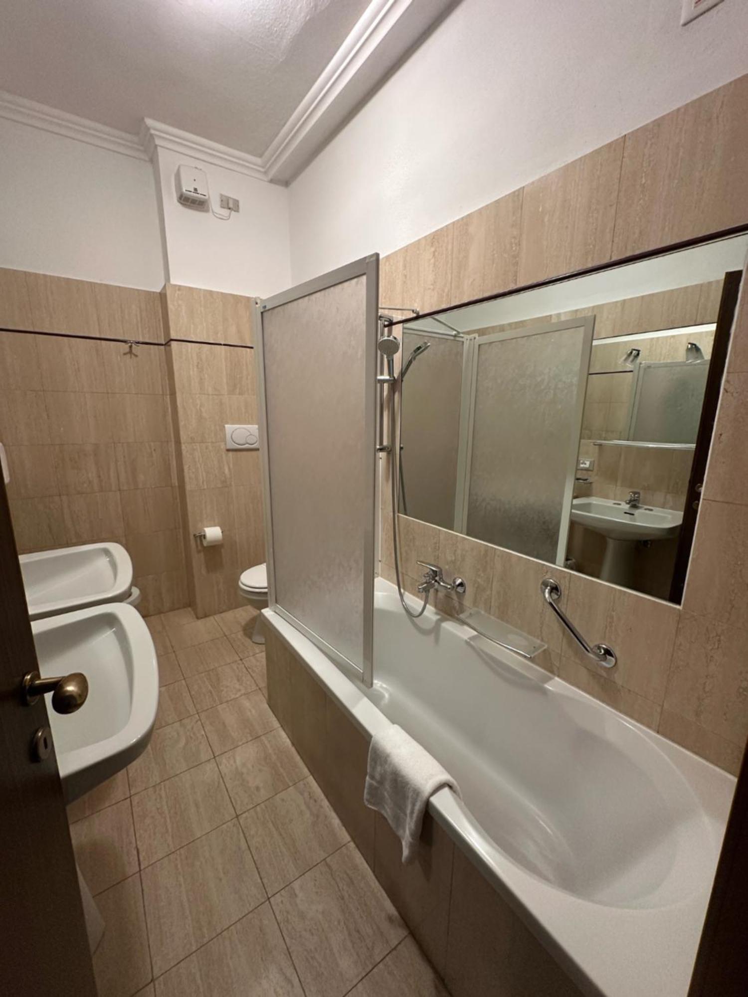 Double or Twin Room Sea View