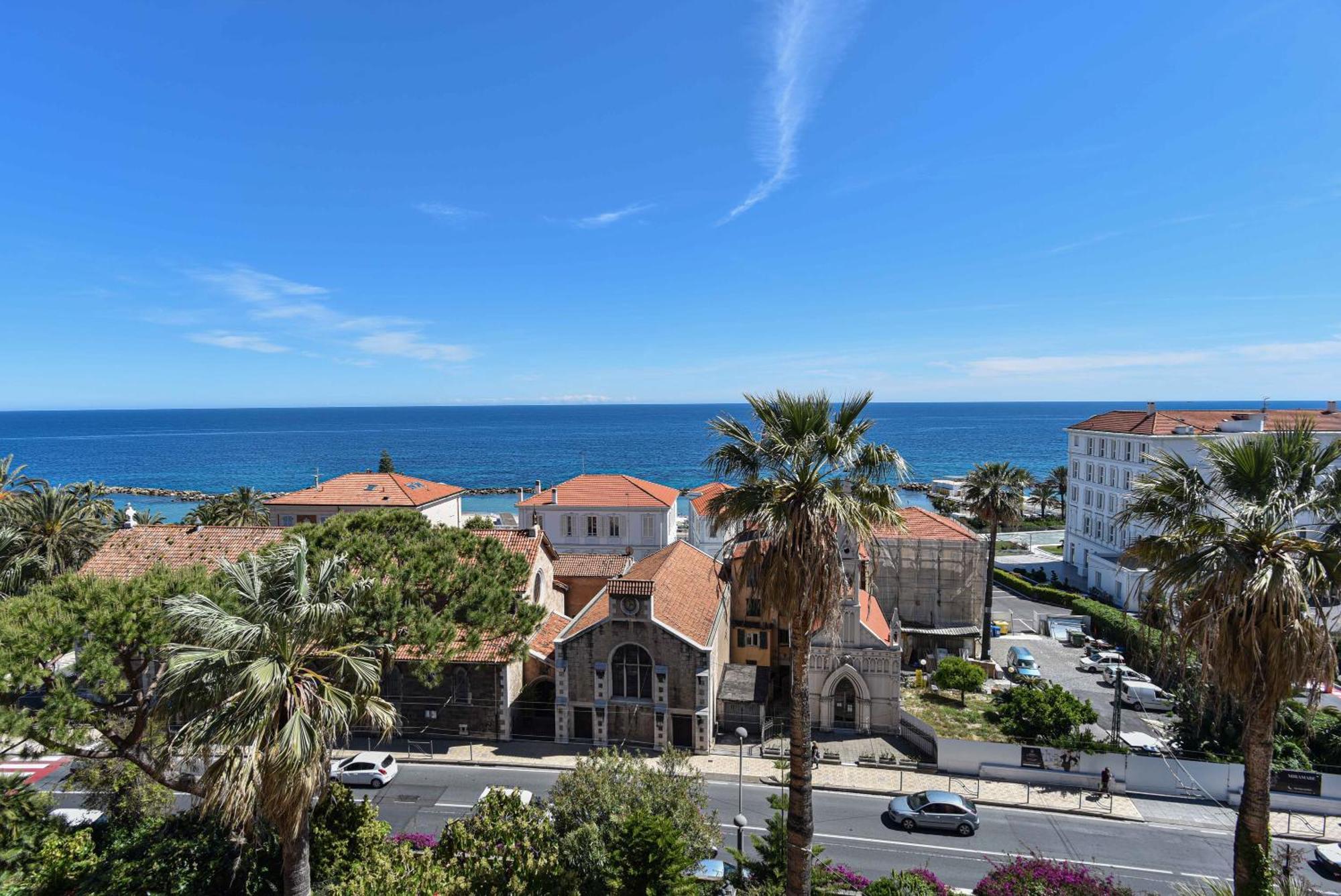 Double or Twin Room Sea View
