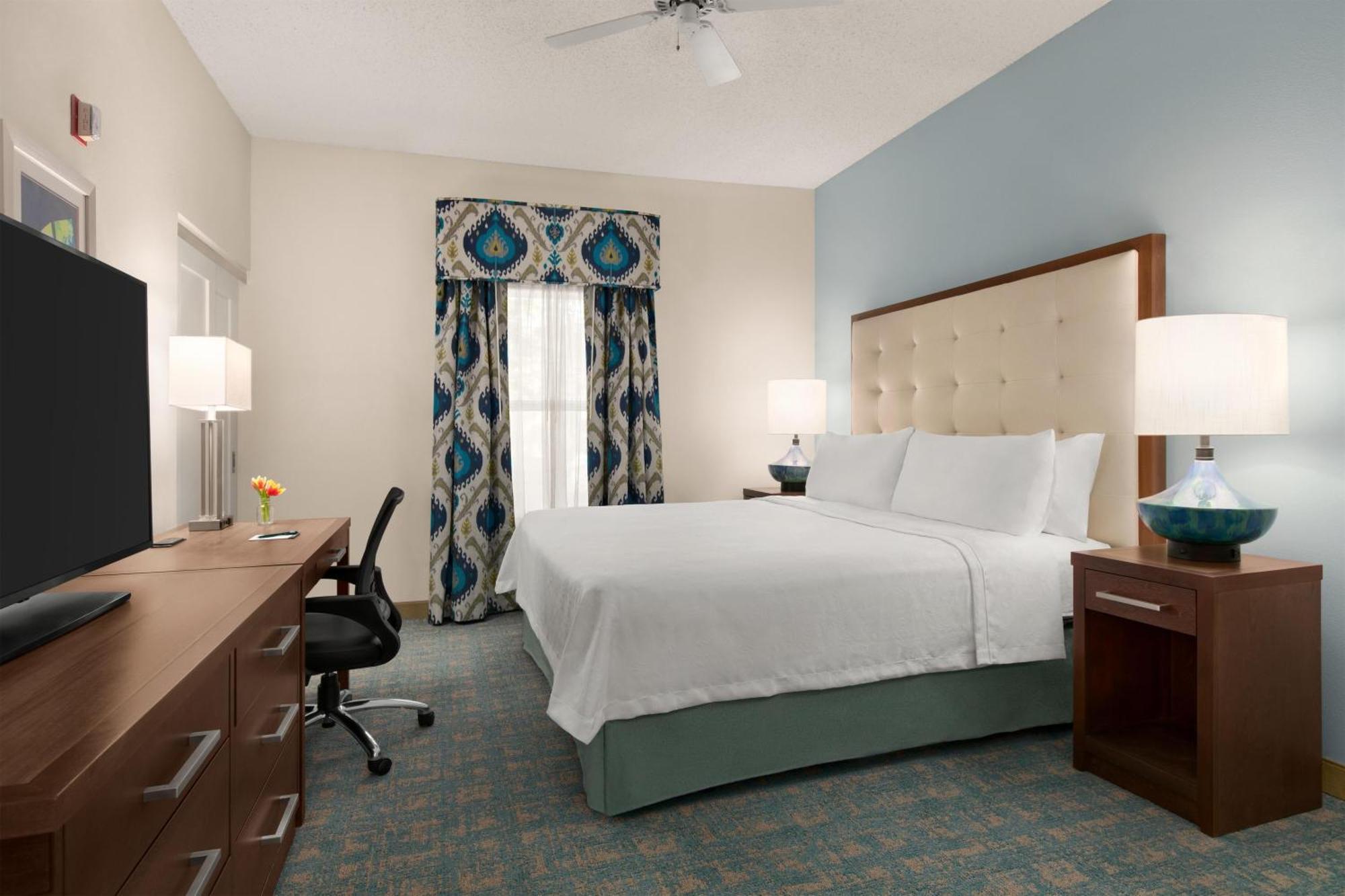 King Suite Mobility Access or Non-Smoking