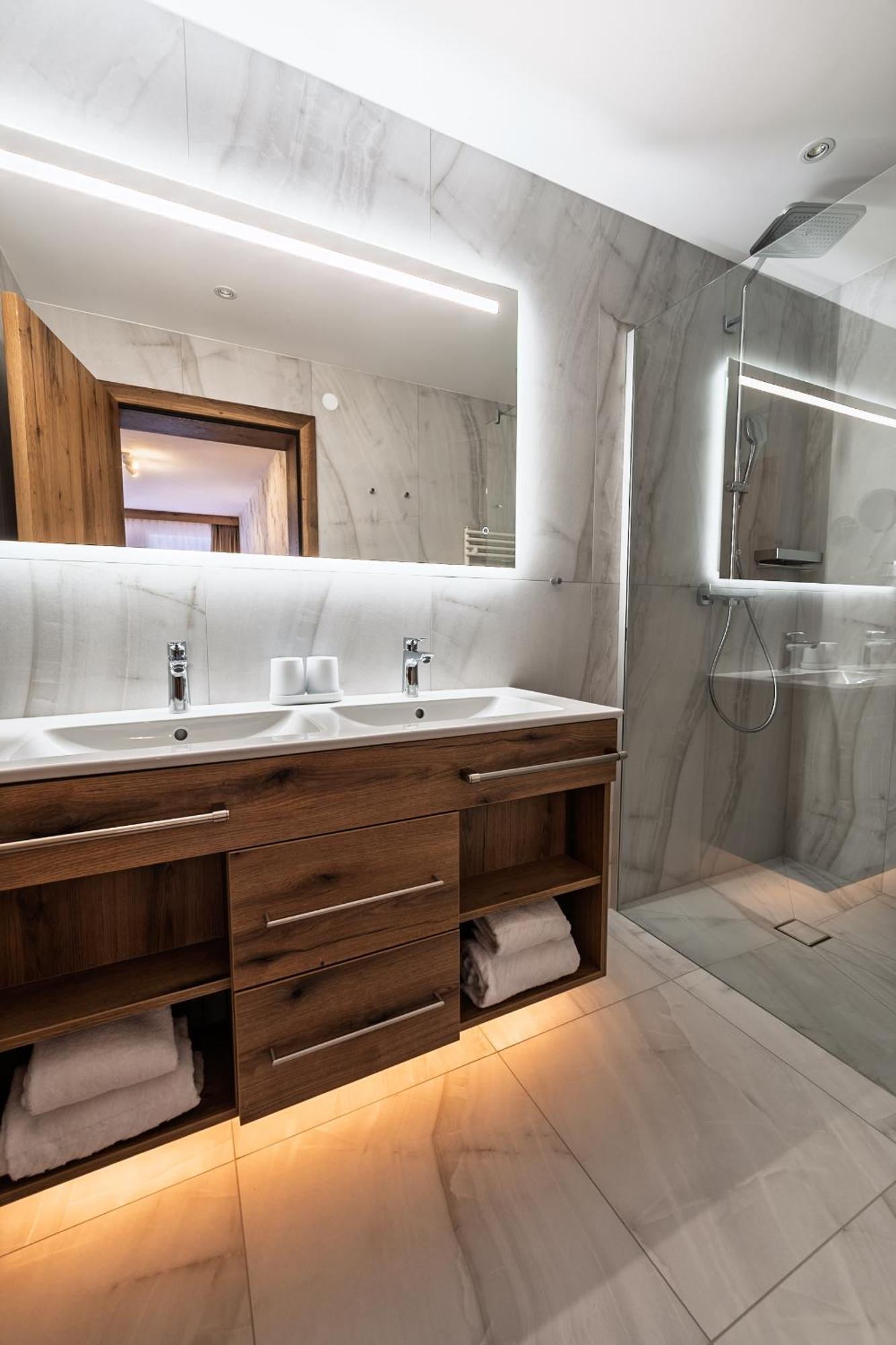 Standard Double Room,1758314732:JPEG