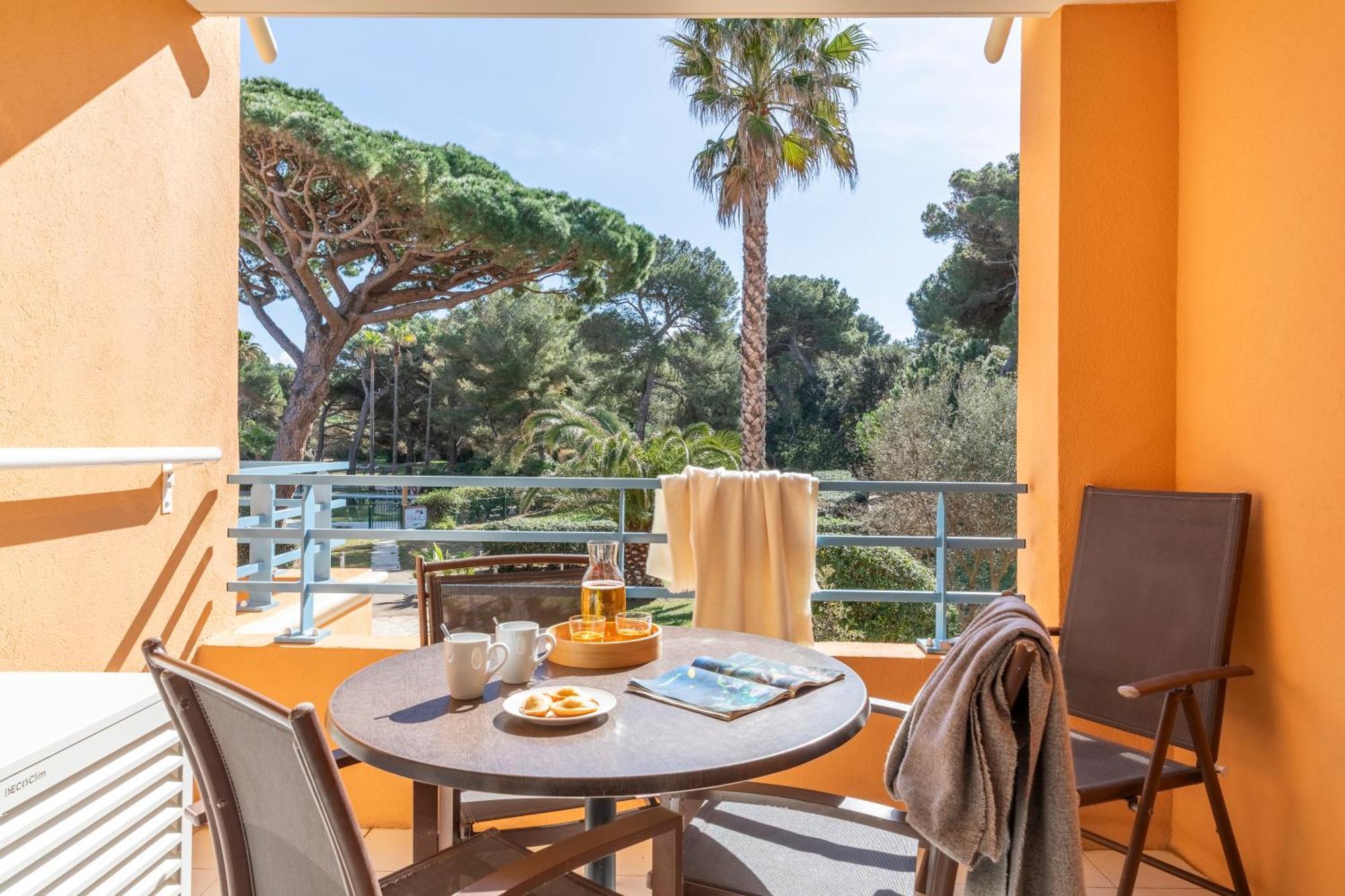 Superior Studio Sleeping Alcove Air Conditioning Terrace or Balcony Garden View