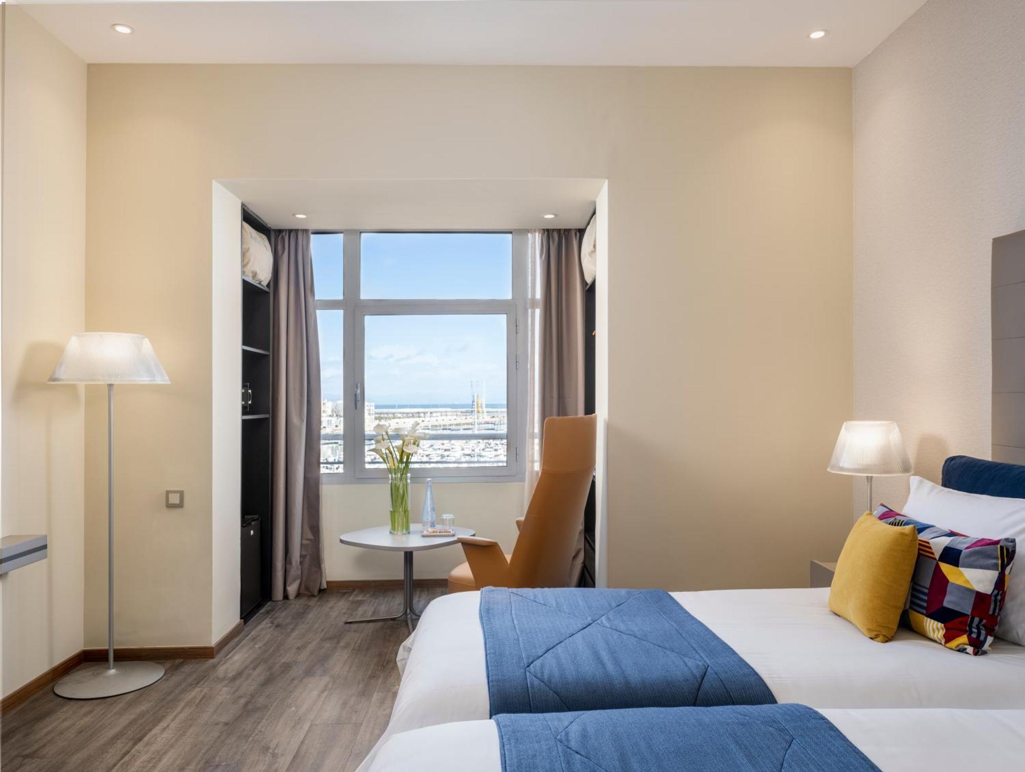Superior Twin Room Pool View