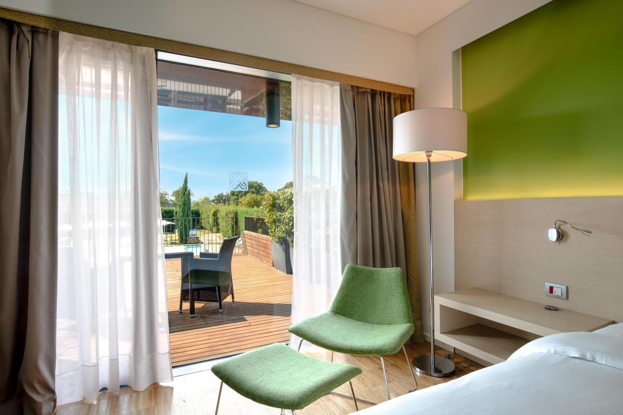 Superior King Room Balcony