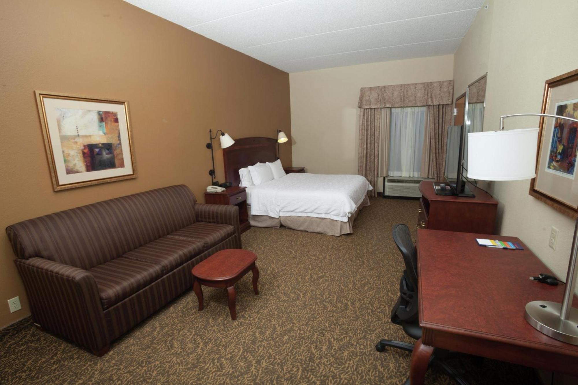 King Room with Sofa Bed and Study - Non-Smoking