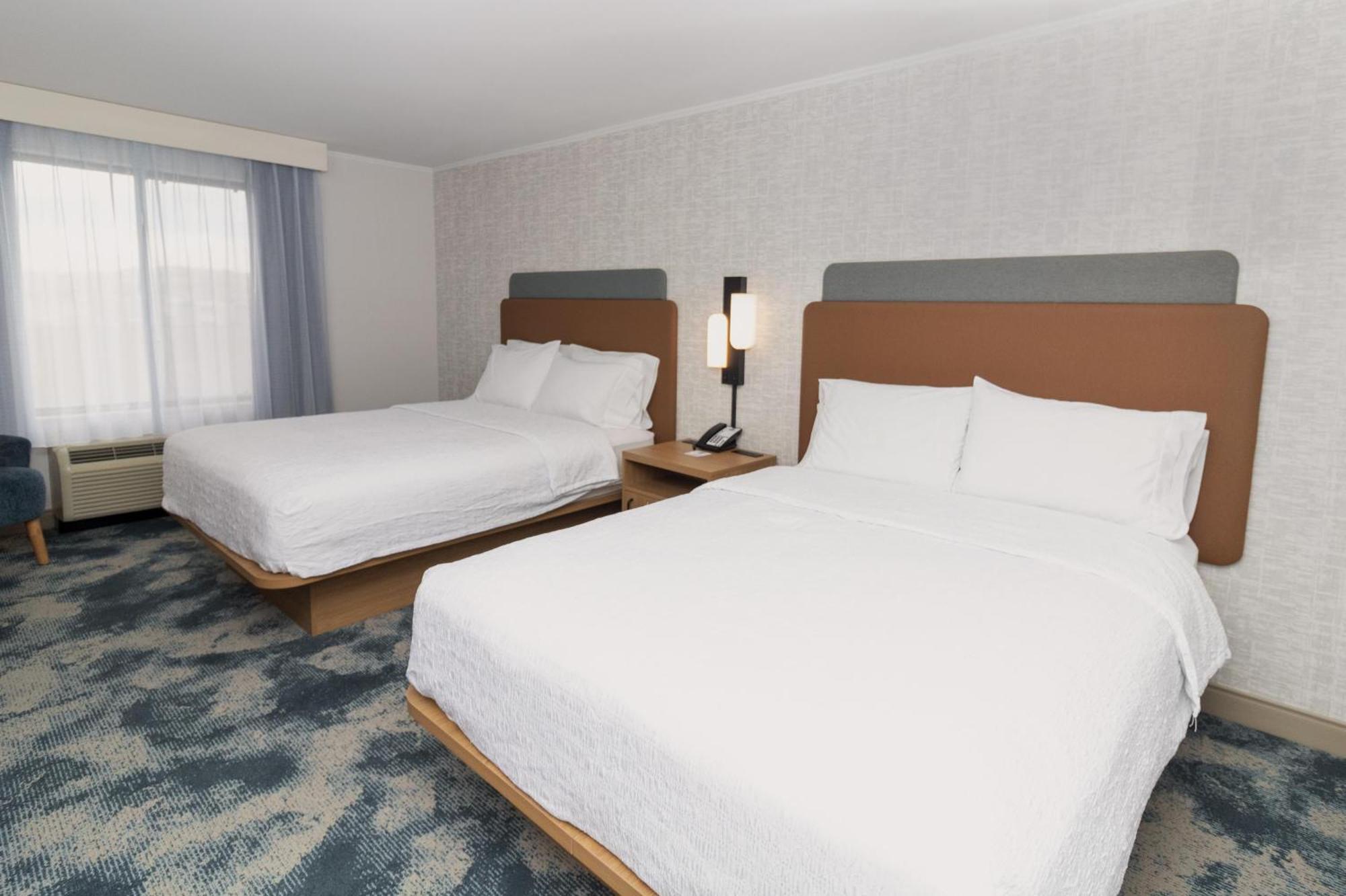 Room with Two Queen Beds - Non-Smoking