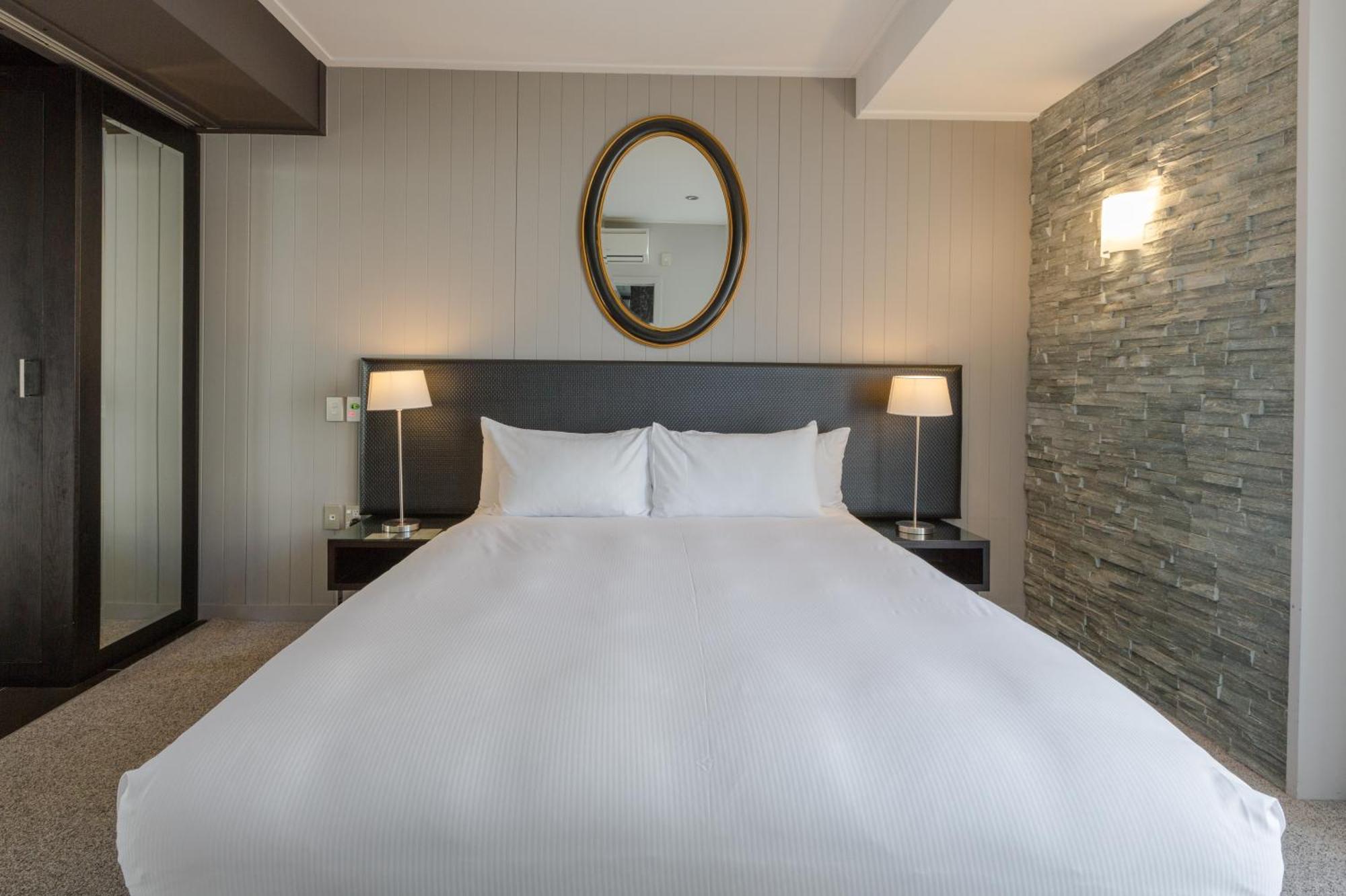 King Room Kitchenette Mobility Access
