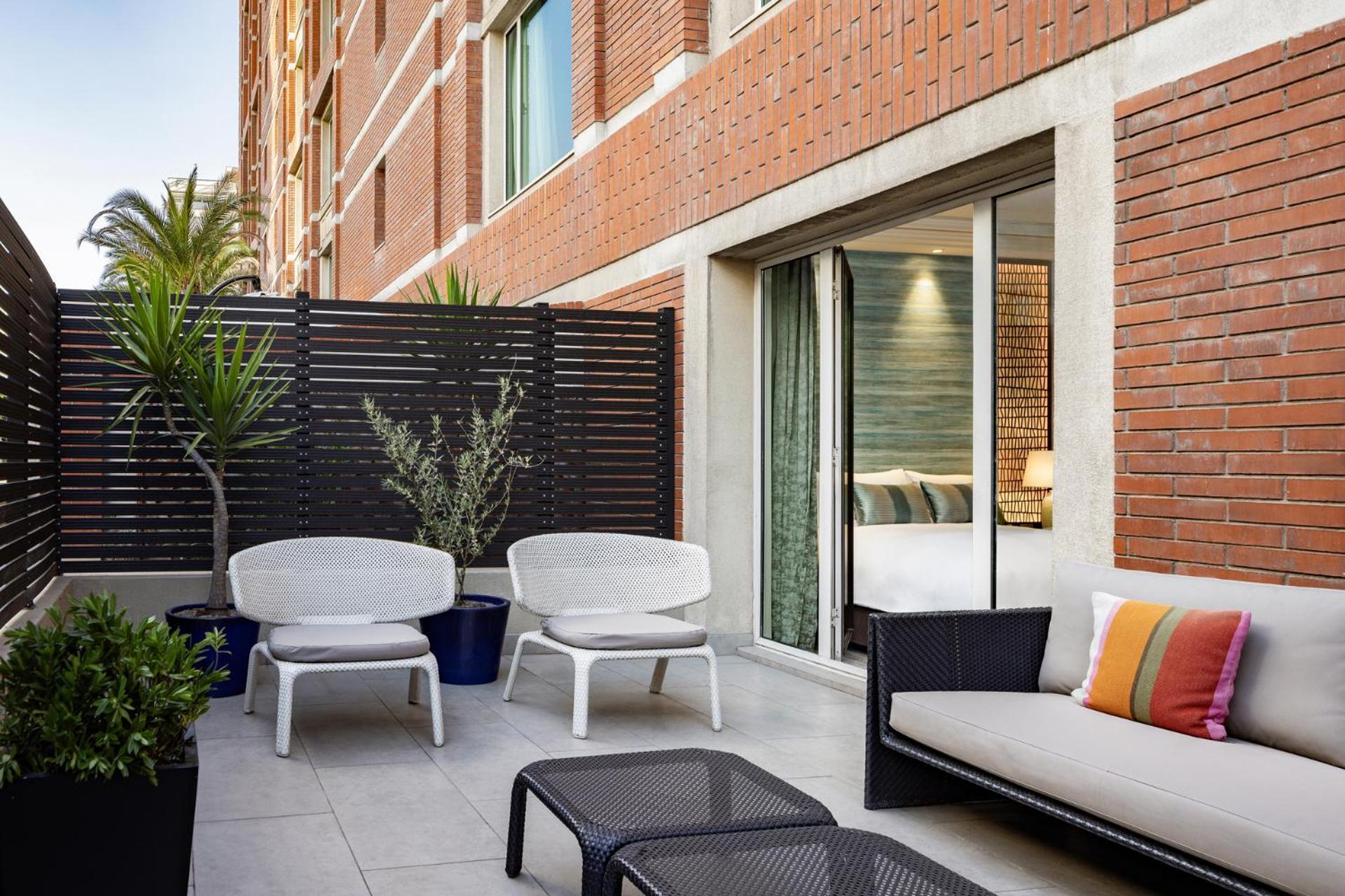 Deluxe King Room Terrace Club Lounge Access