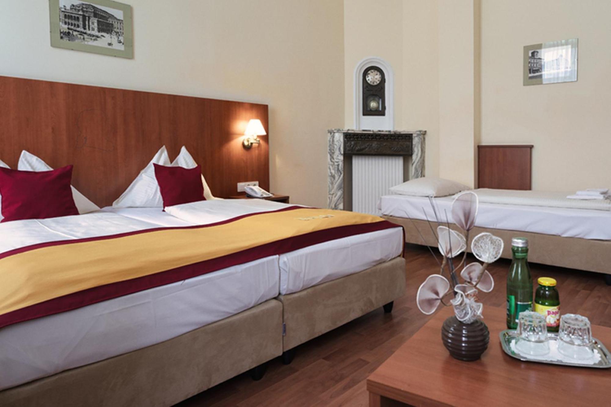Basic Triple Room