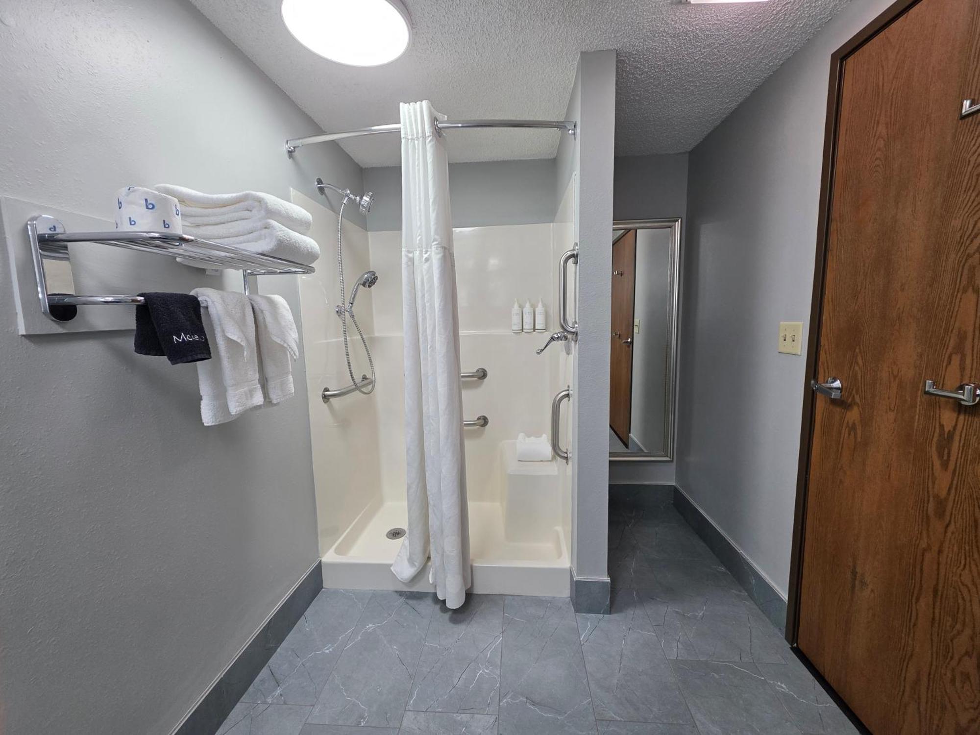 Queen Room Mobility Access or Non-Smoking