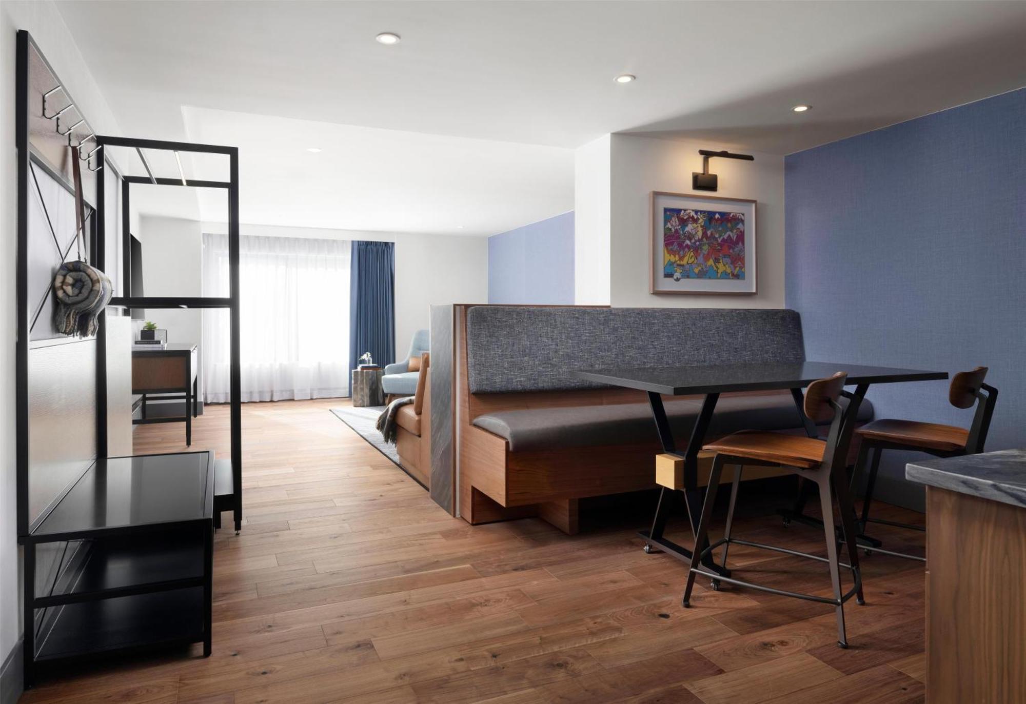Four-Bedroom Suite Five King Beds Entire Tenth Floor