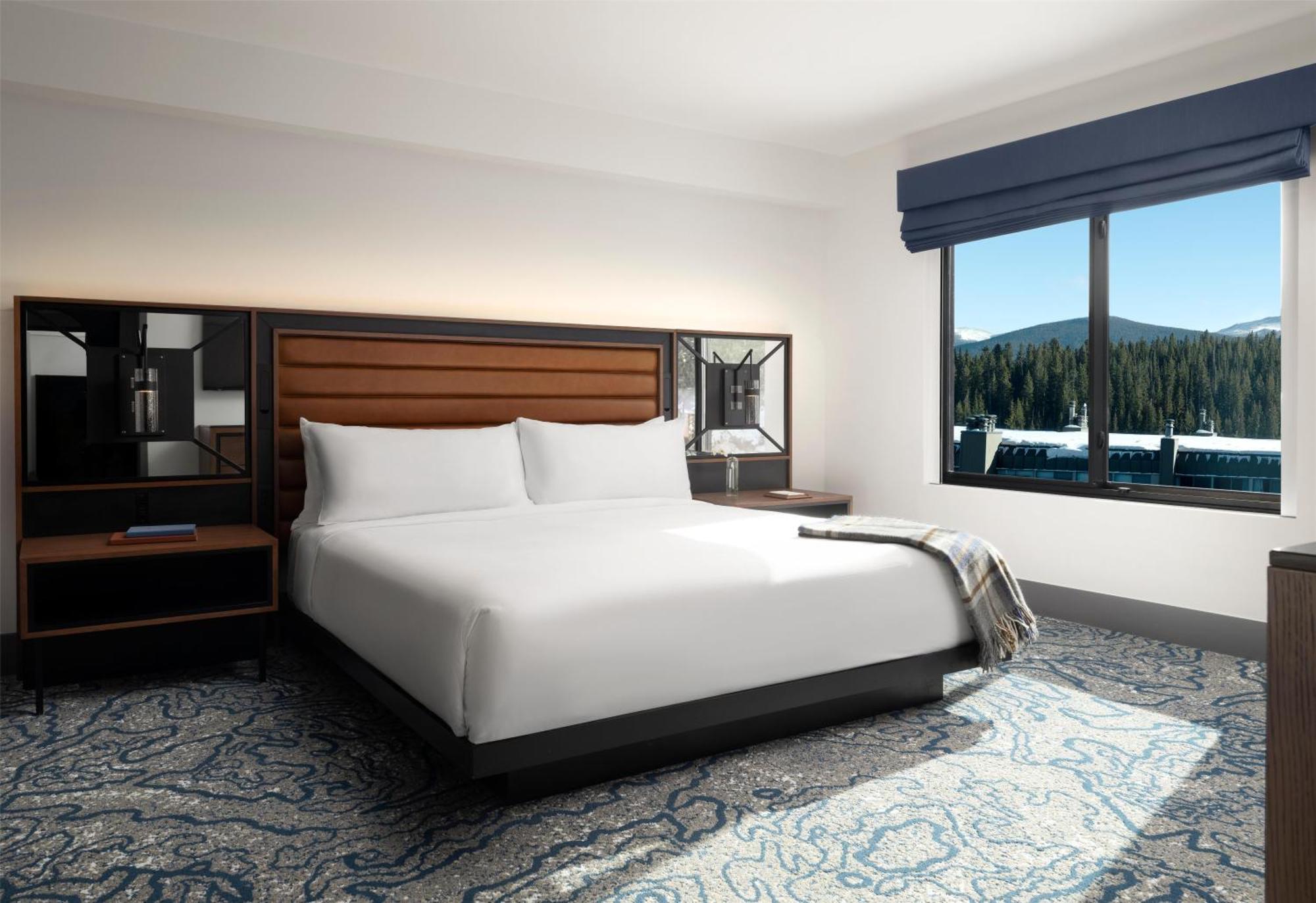 Four-Bedroom Suite Five King Beds Entire Tenth Floor