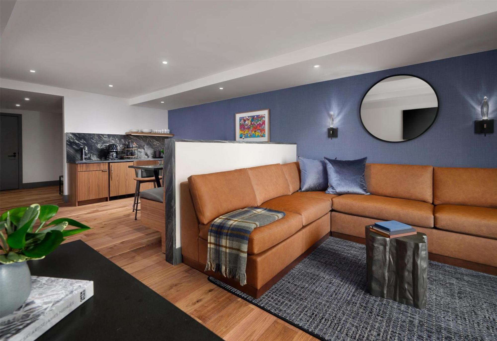 Four-Bedroom Suite Five King Beds Entire Tenth Floor