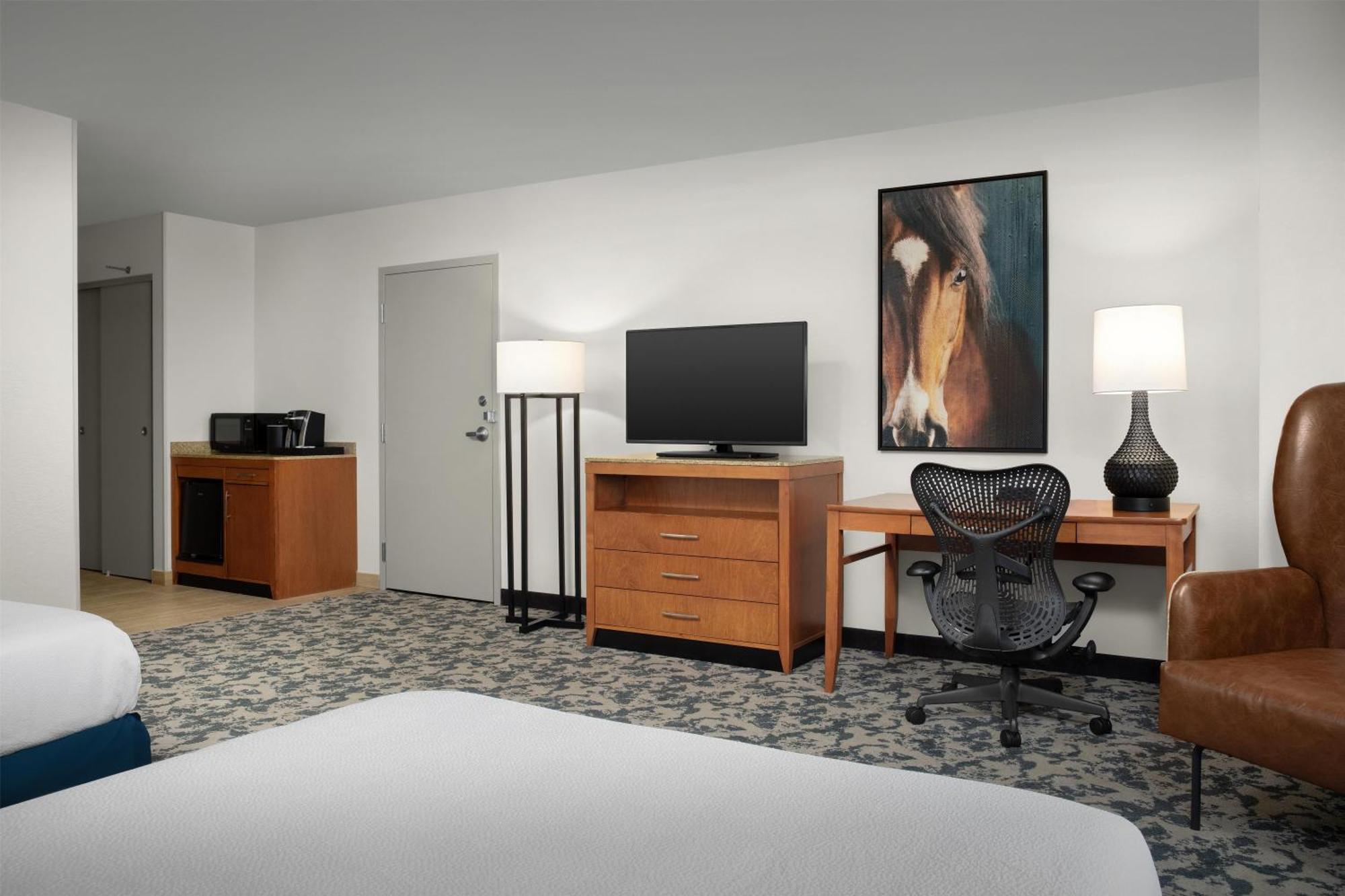 Queen Room Two Queen Beds Mobility Hearing Access