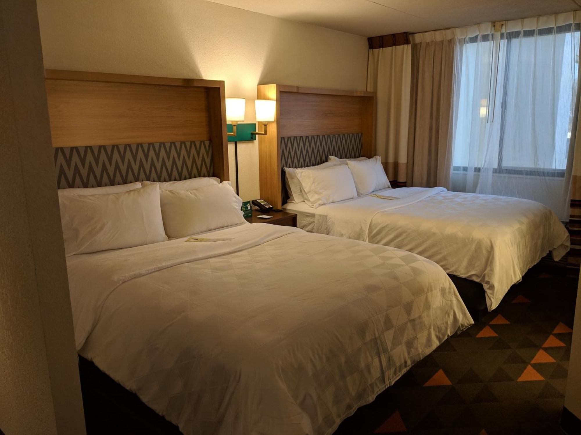 Standard Queen Room Two Queen Beds