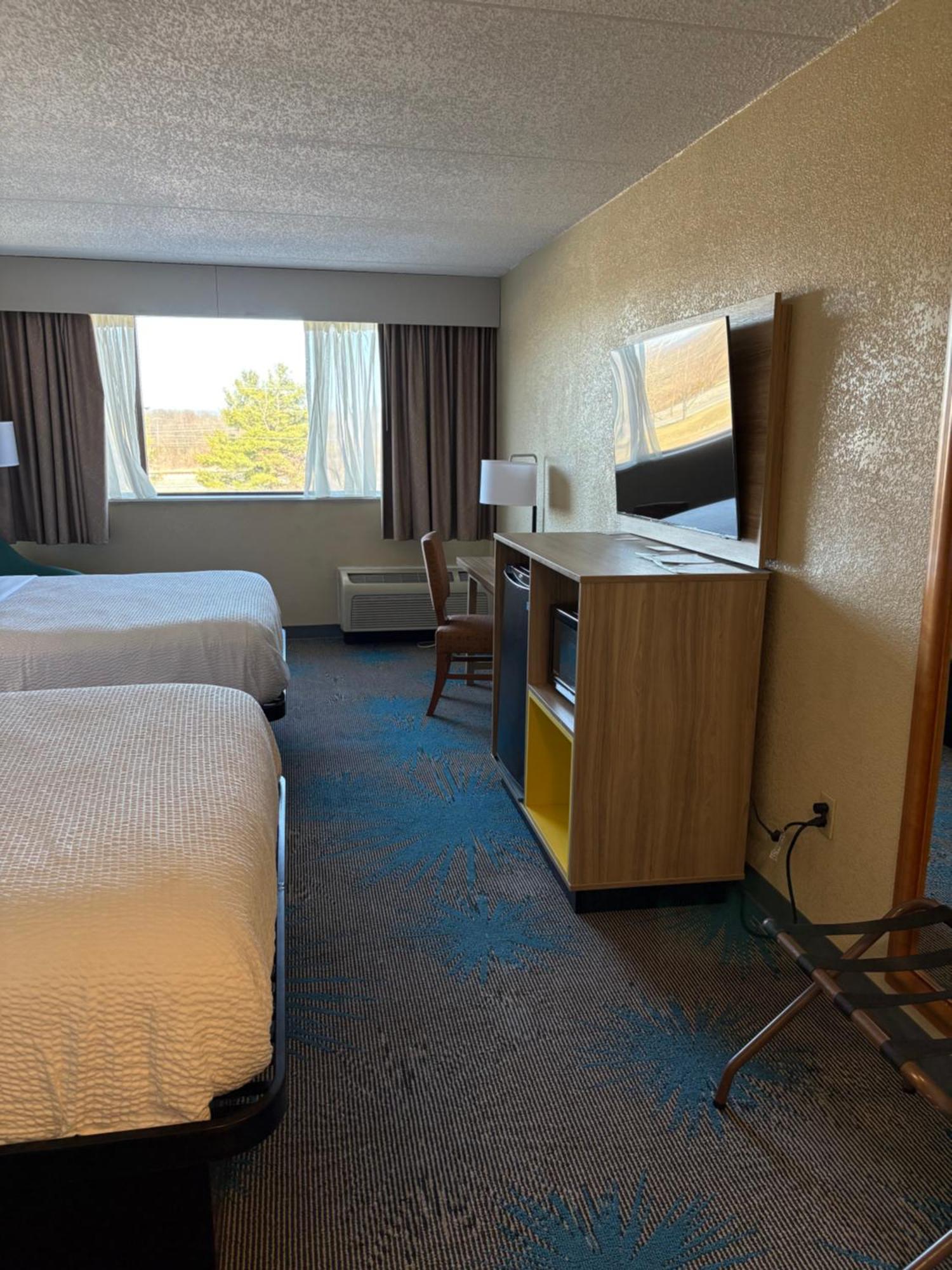 Queen Room Two Queen Beds Non-Smoking