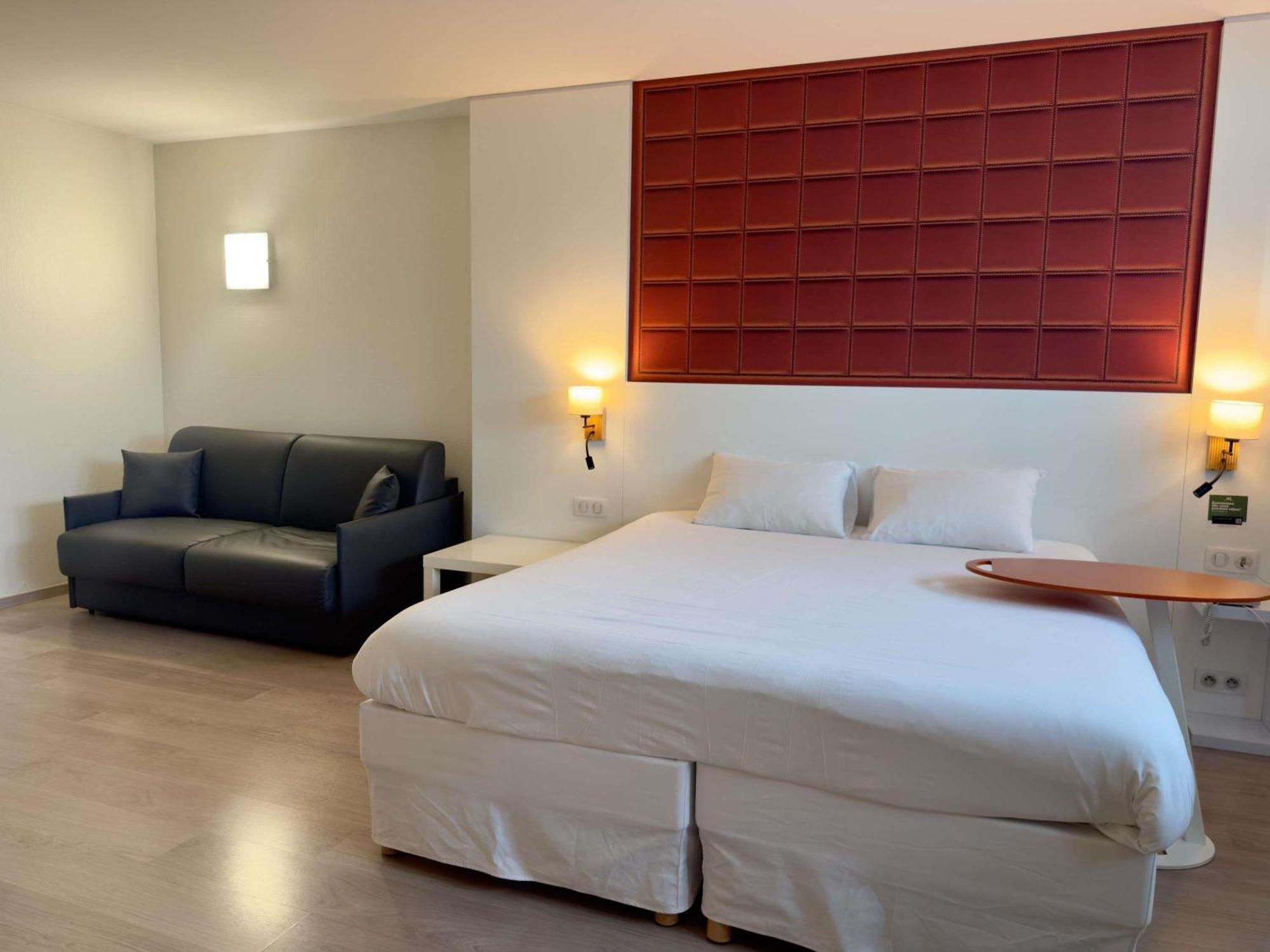 Suite with One Double and Sofa Bed,1758350511:JPEG