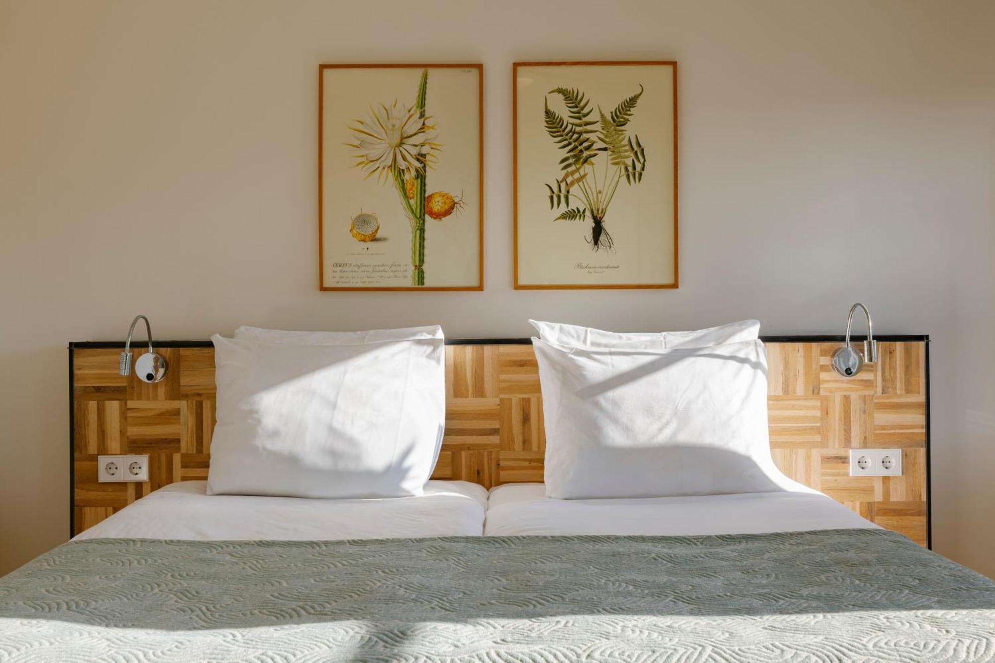 Bleecker Comfort Room