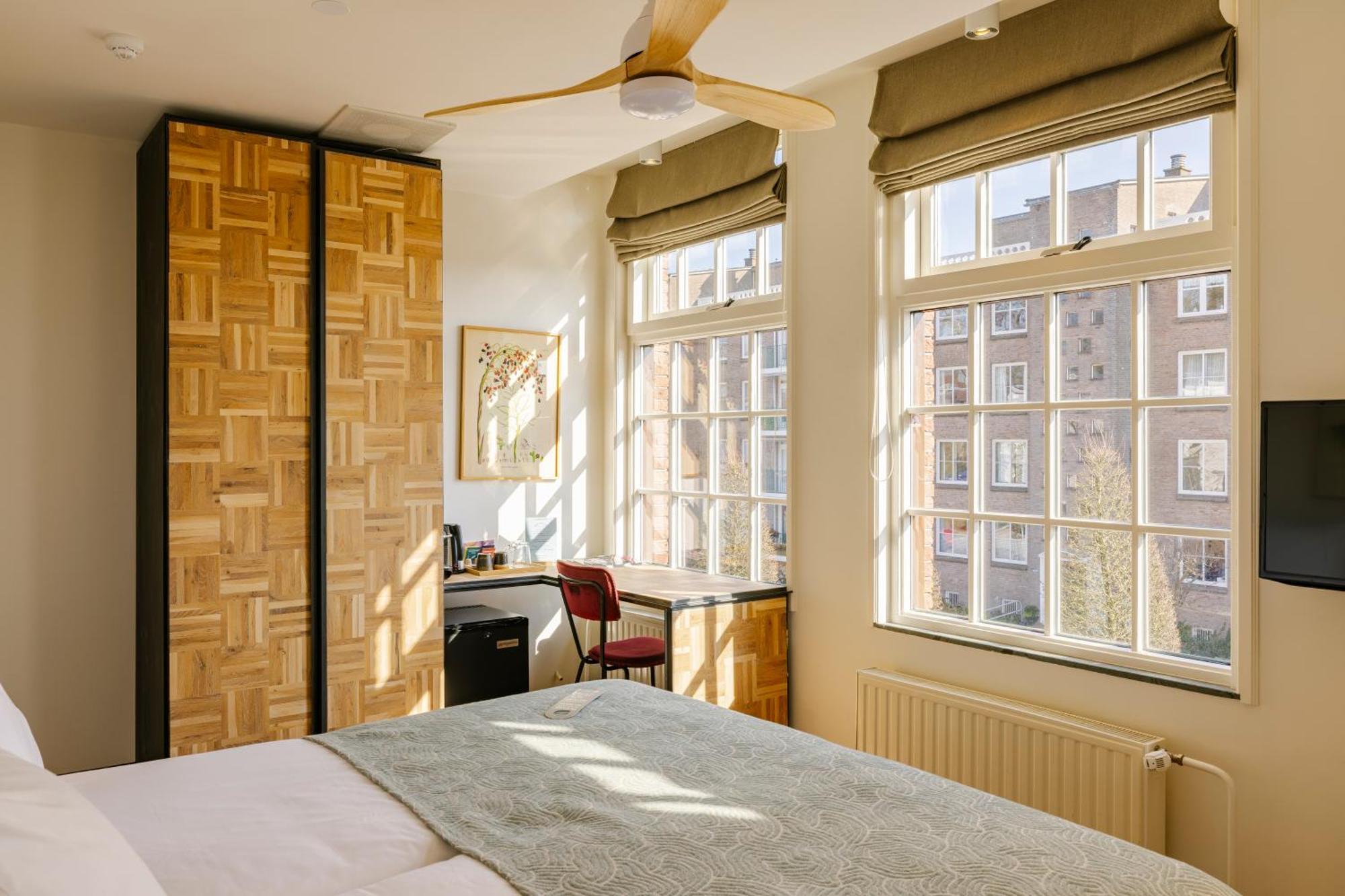 Bleecker Comfort Room
