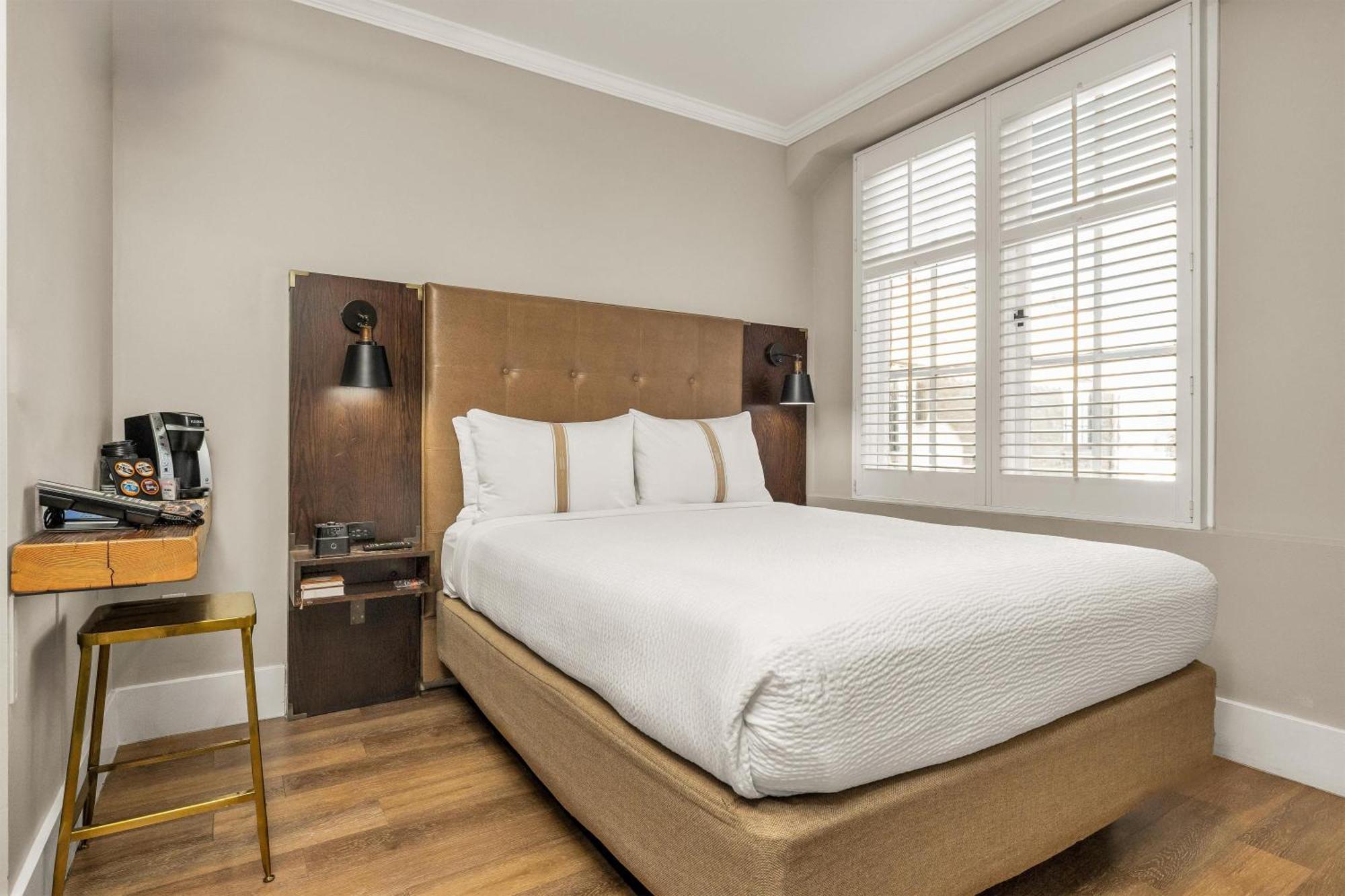 Petite Queen Room One Queen Bed