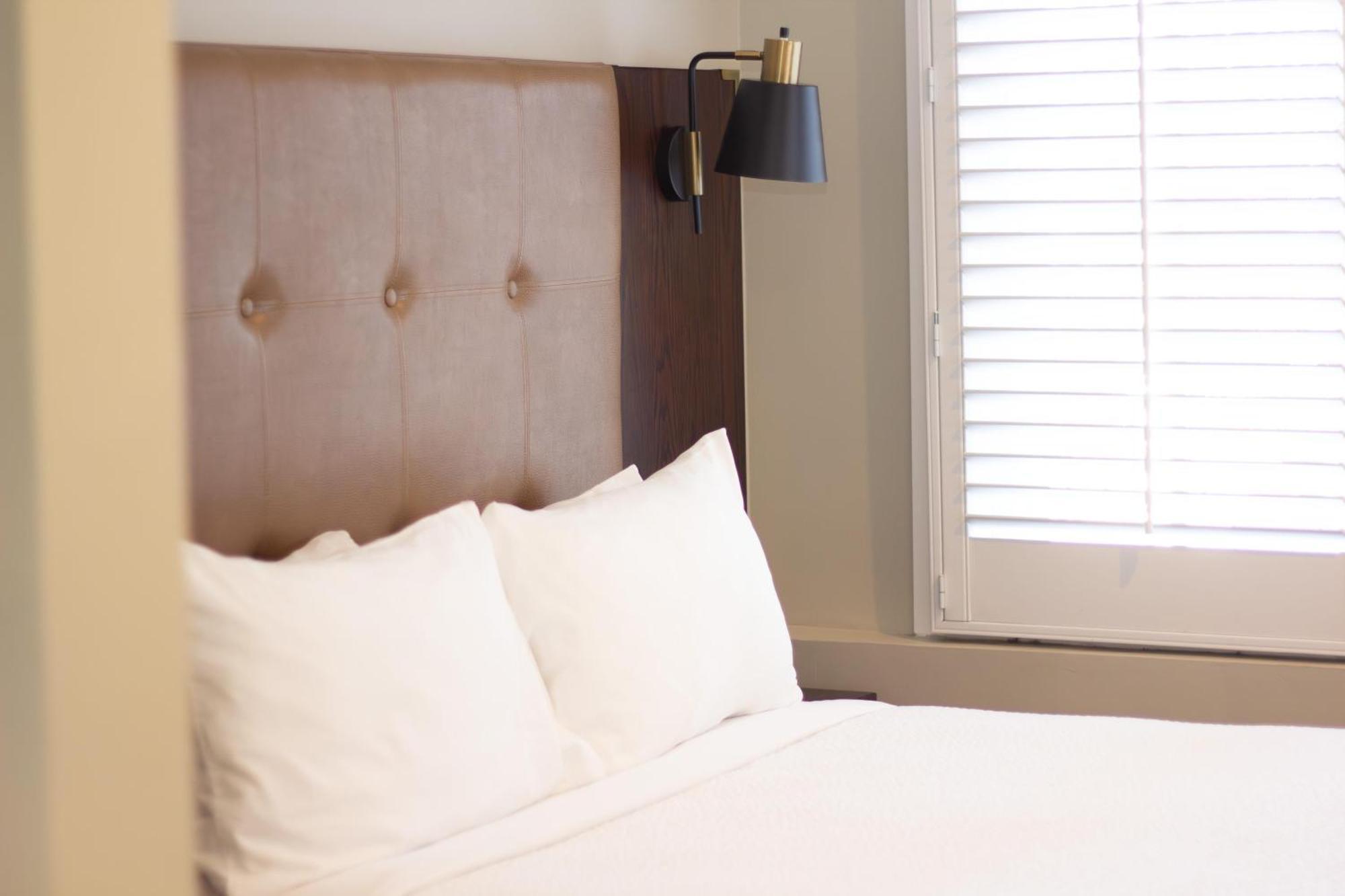 Petite Queen Room One Queen Bed