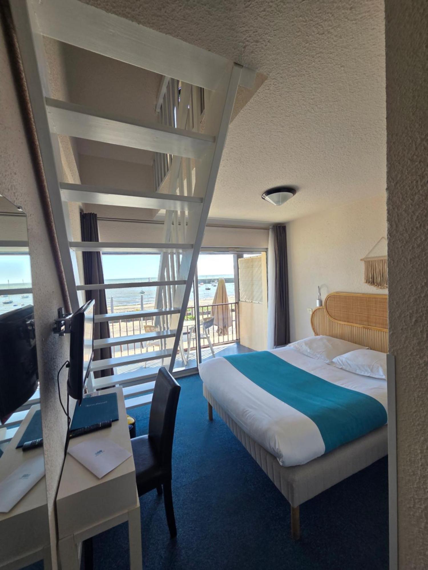 Family Room with Sea View,1758358397:JPEG