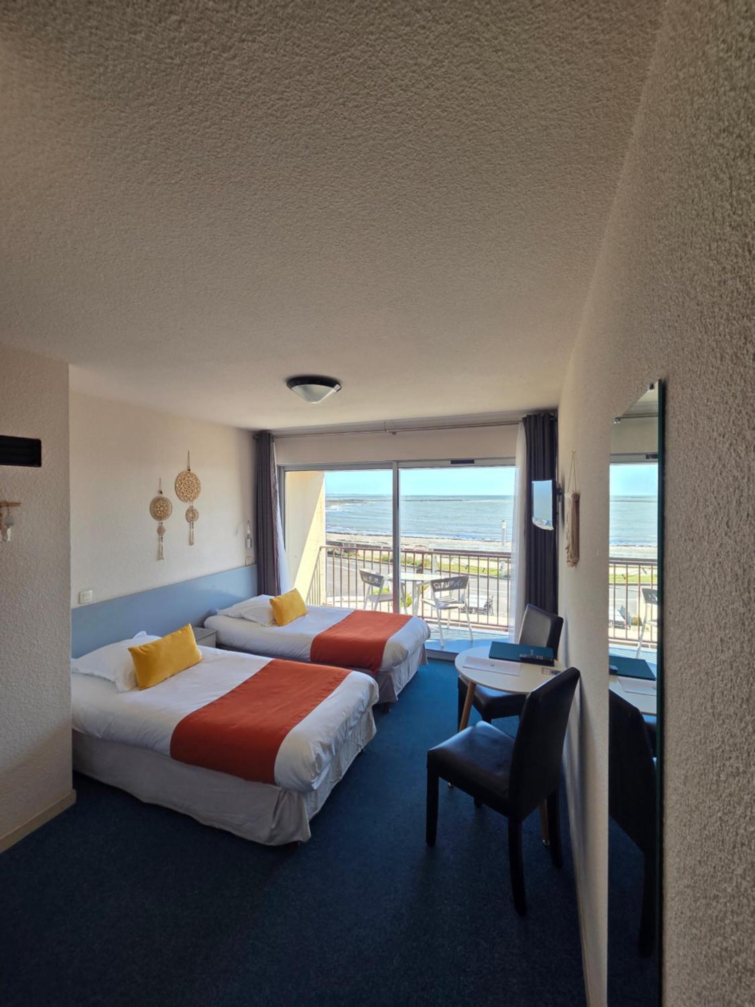 Twin Room with Sea View,1758358410:JPEG