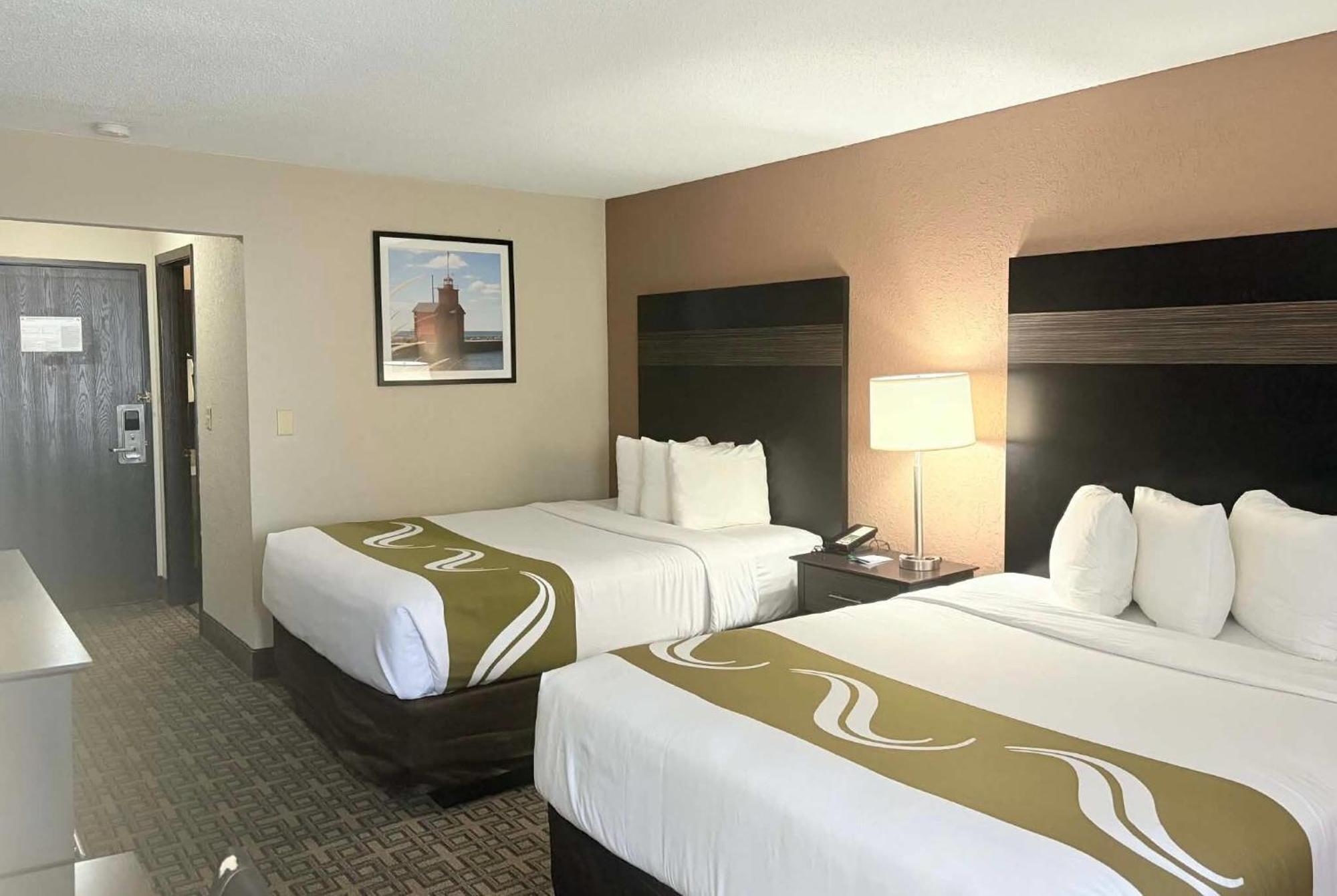 Queen Room with Two Queen Beds - Non-Smoking,1758360050:JPEG