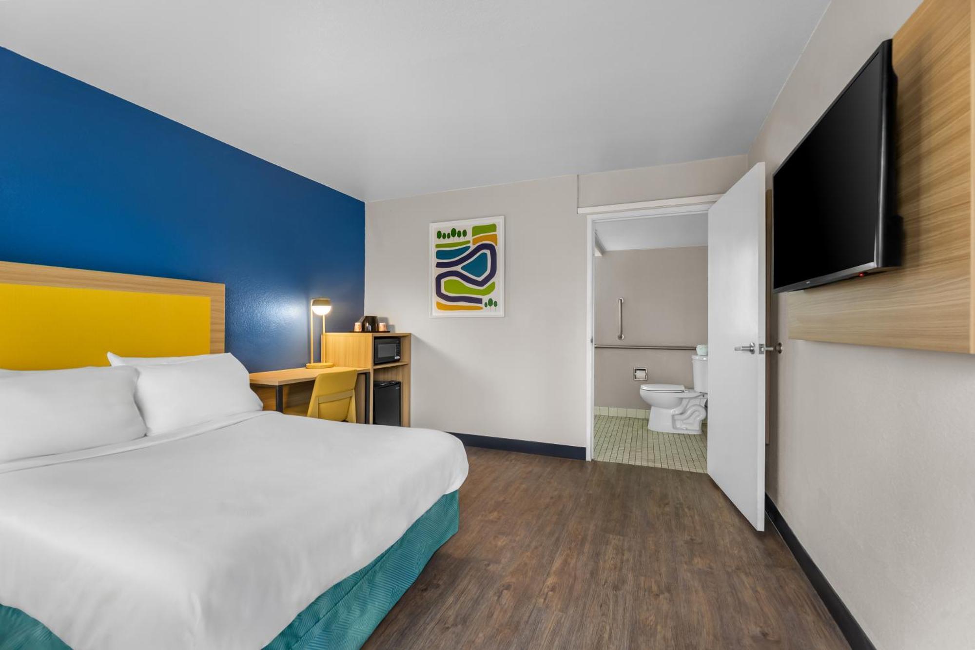 Double Room Roll Shower Disability Access or Non Smoking