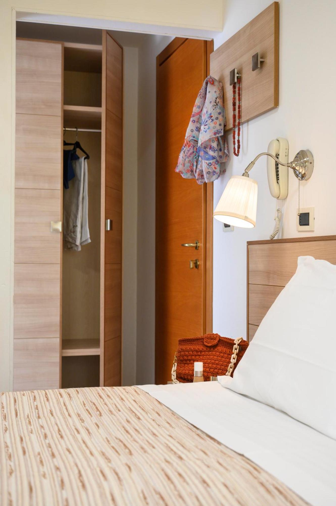 Deluxe Double or Twin Room Balcony Sea View