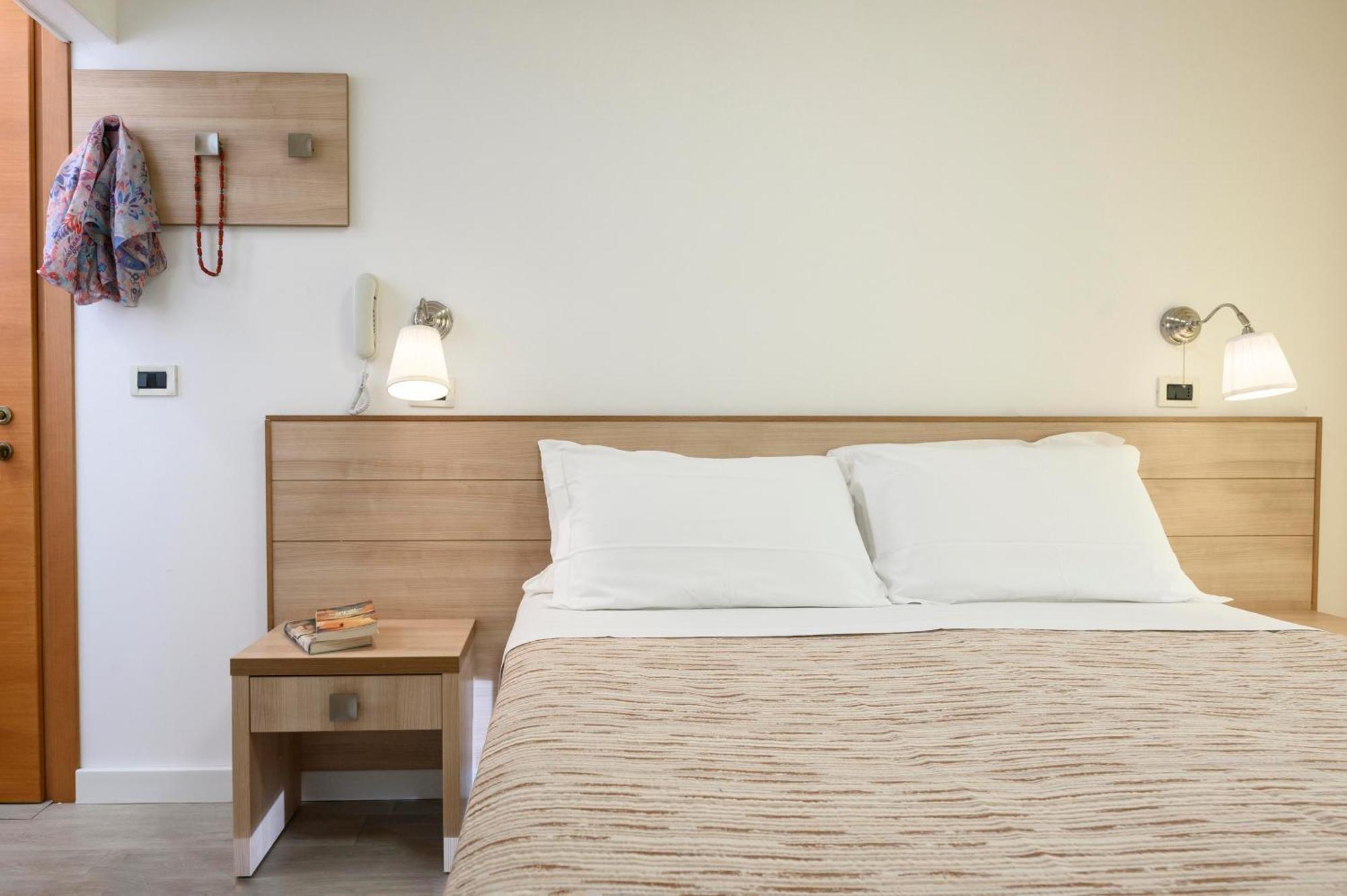 Deluxe Double or Twin Room Balcony Sea View