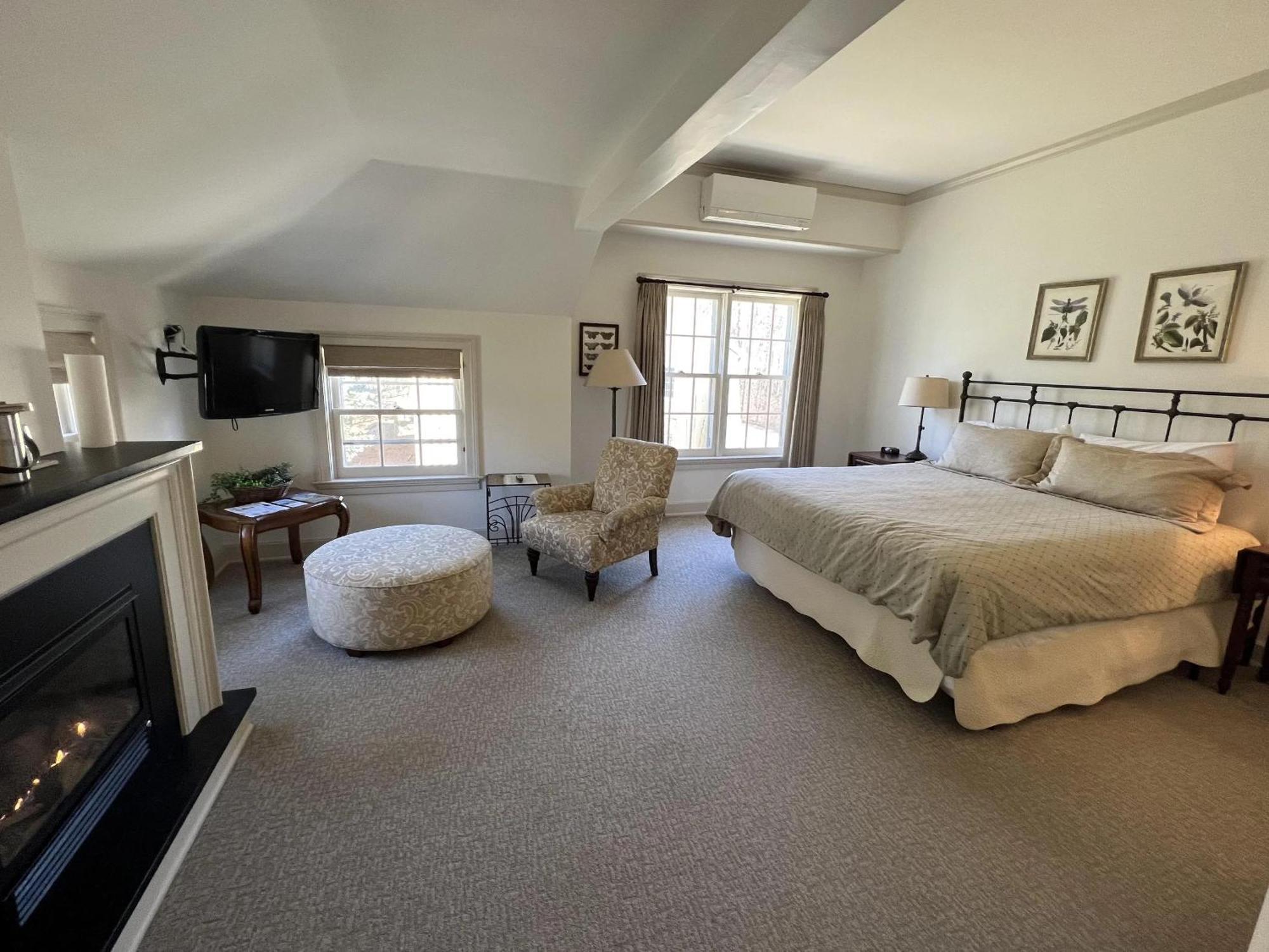 Superior King Room