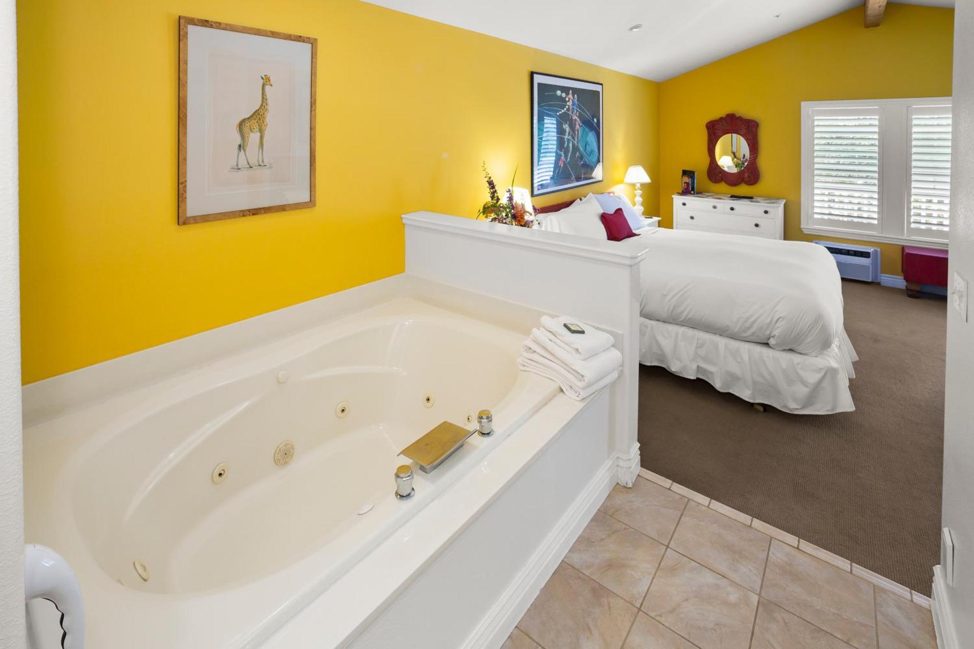 King Room Spa Bath